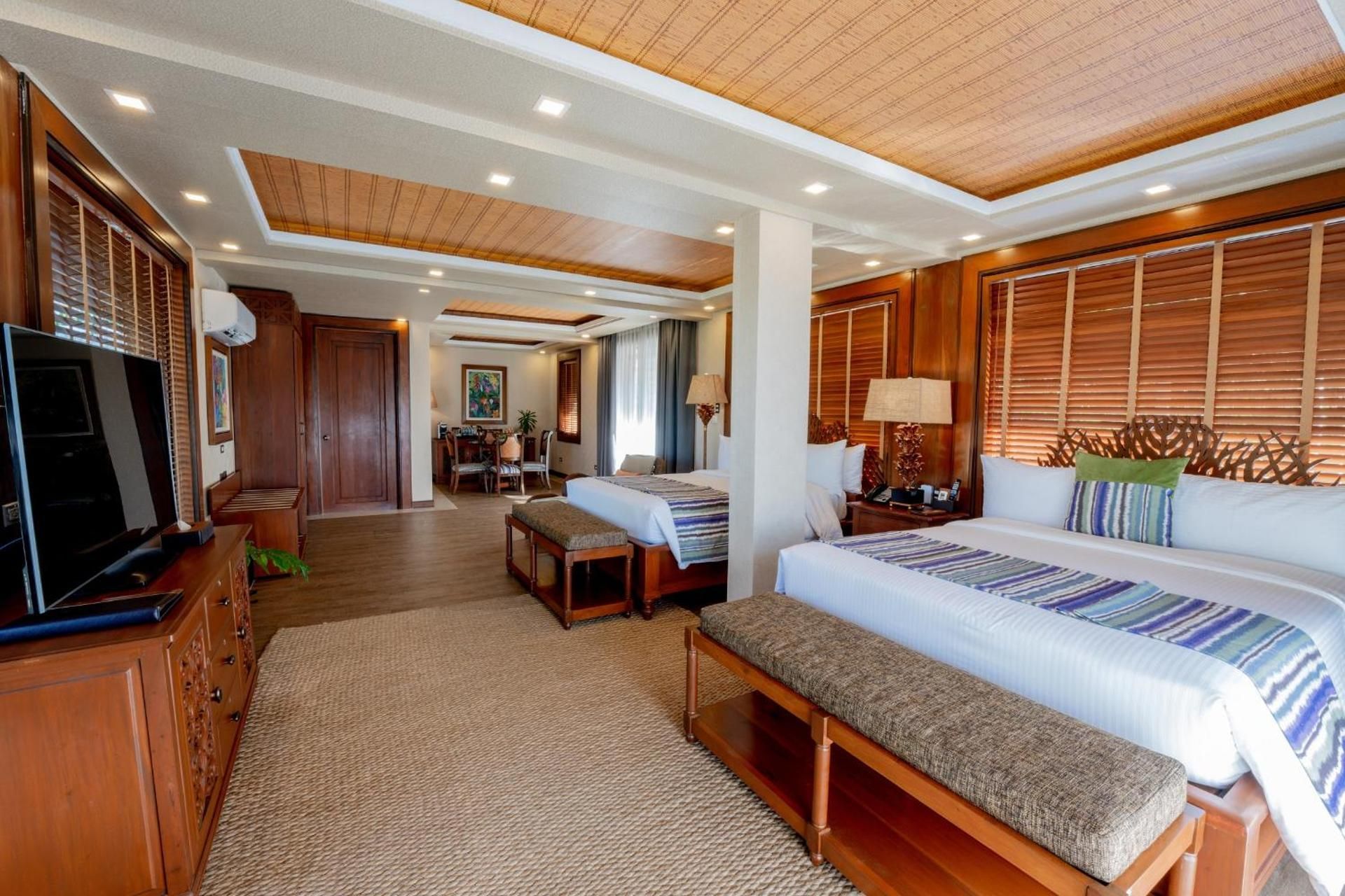 Family Room with Lake View