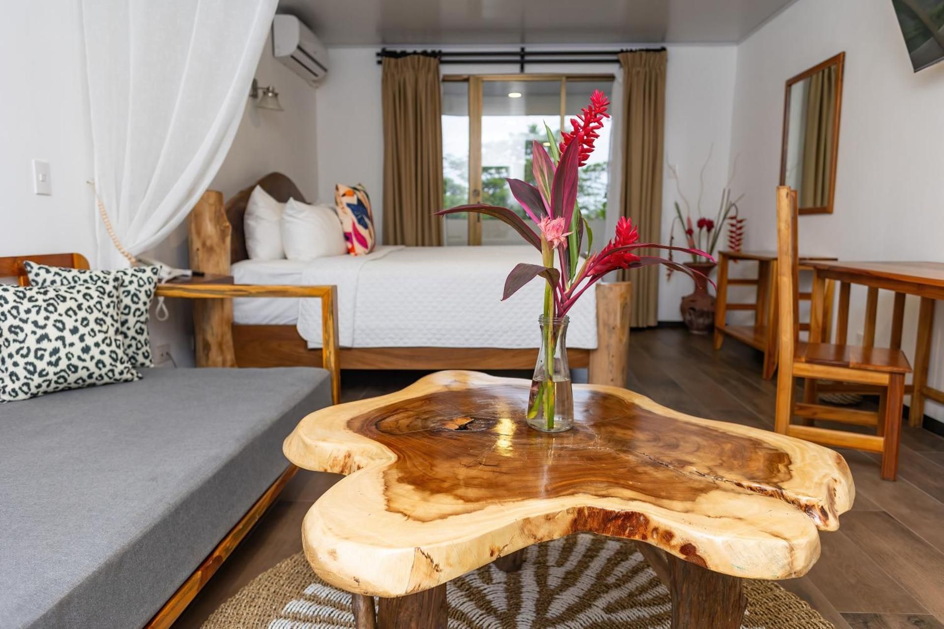 Deluxe King Suite