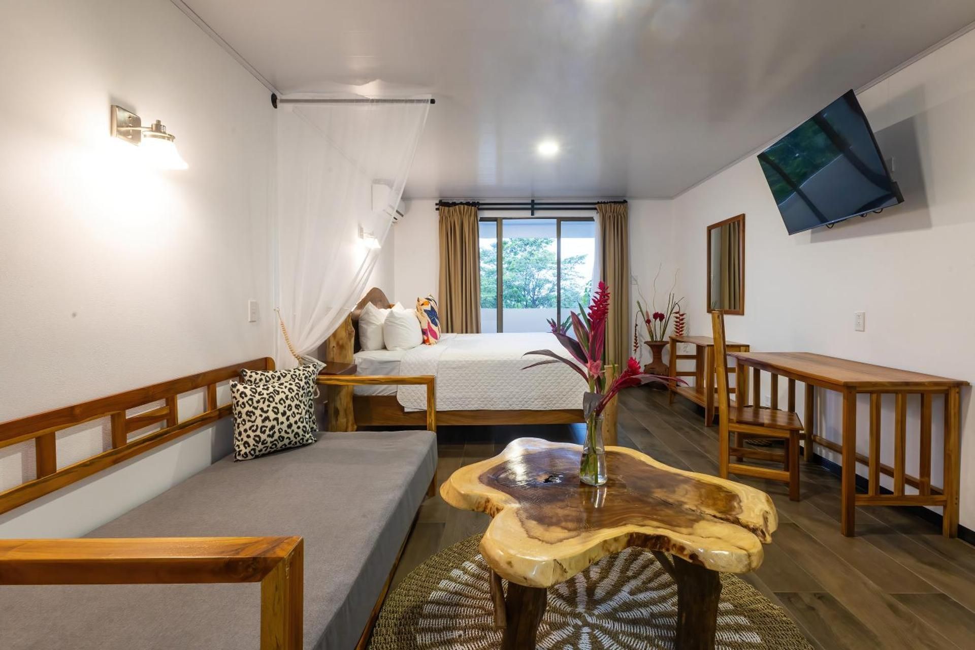 Deluxe King Suite