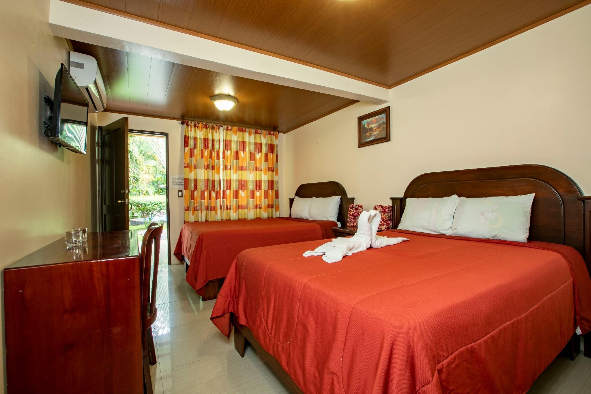 Standard Twin Room B