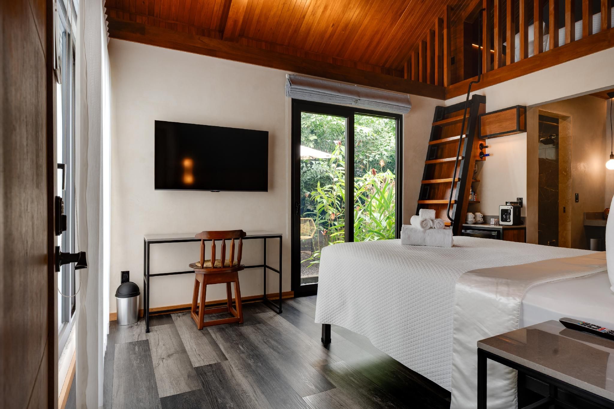 Tropical Deluxe Room