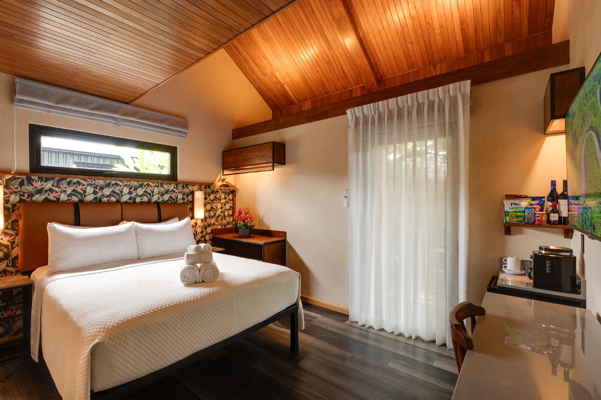 SUWA VILLA ARENAL Standard Deluxe Room 2