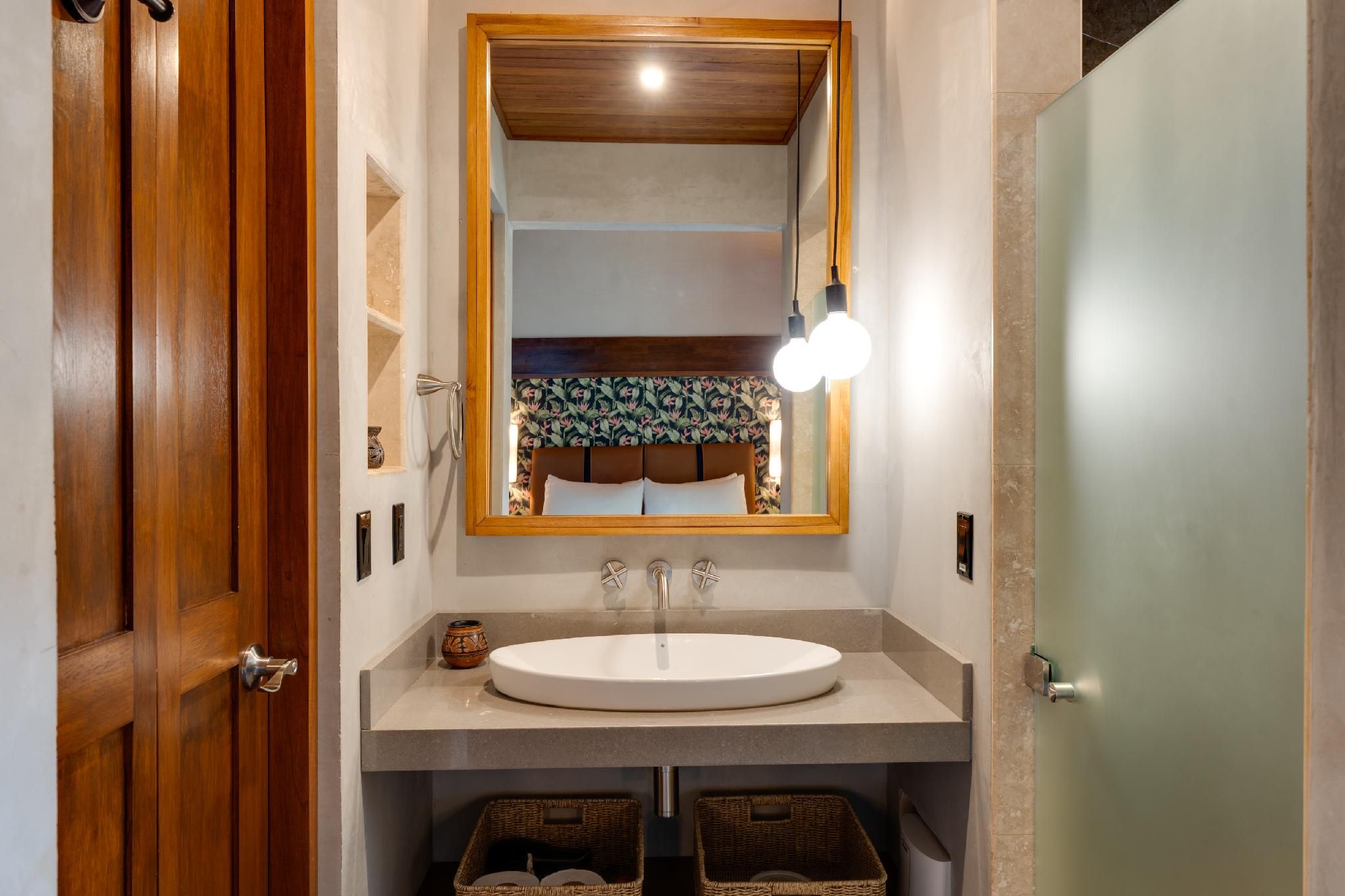 Standard - Queen Room