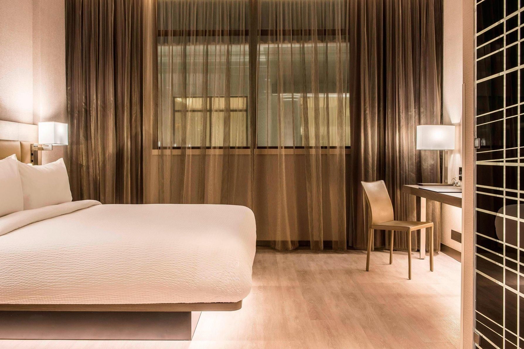 Deluxe Guest room, 1 King, Balcony