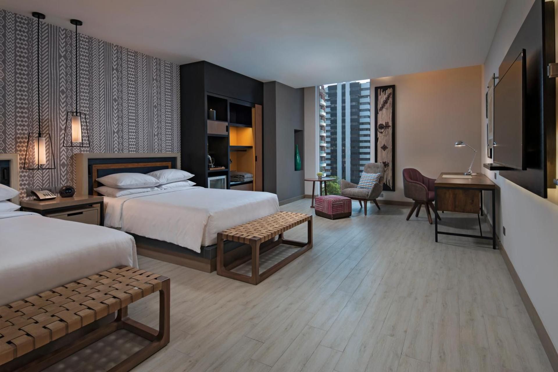 2 Twin Beds With Atrium View