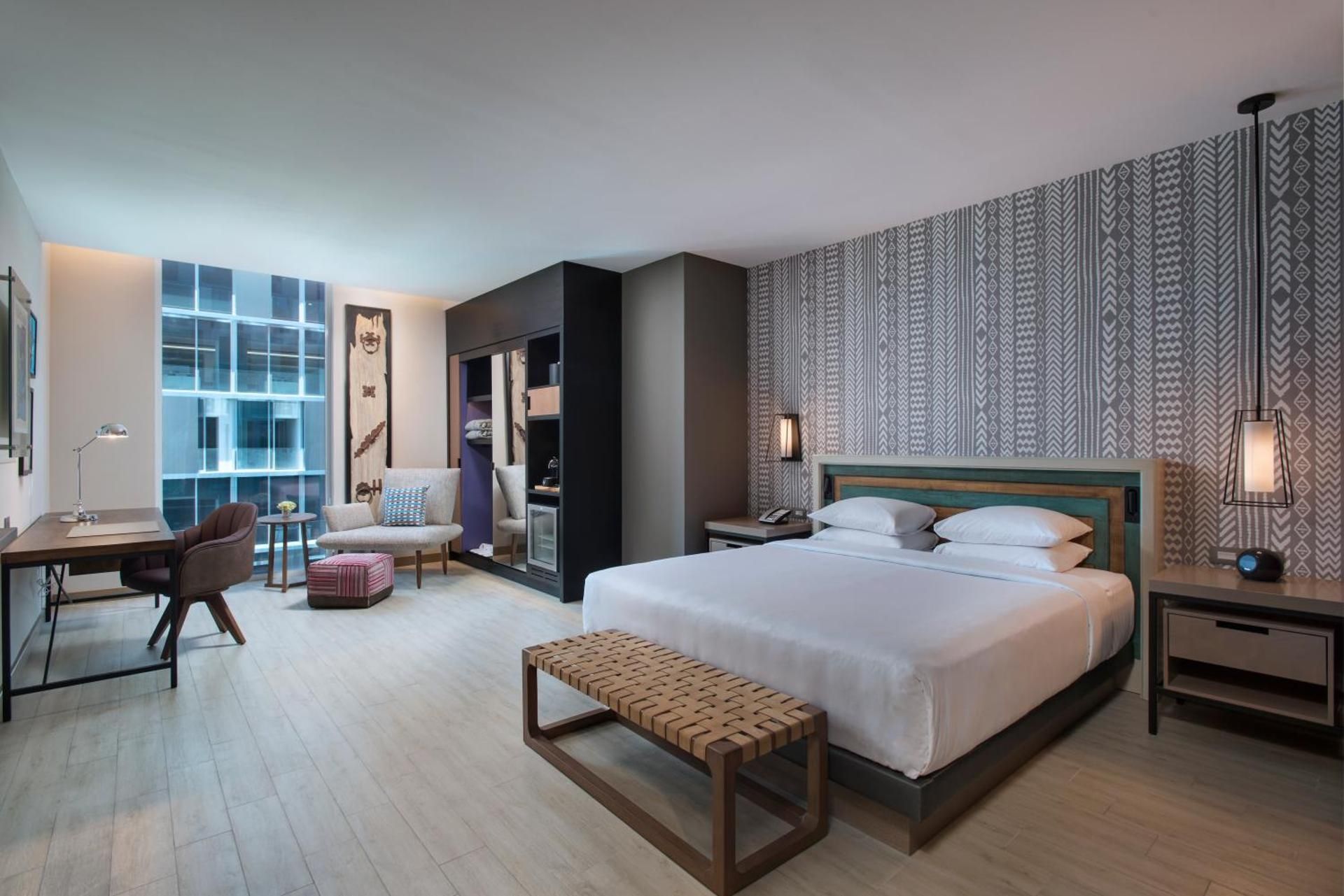 1 King Bed