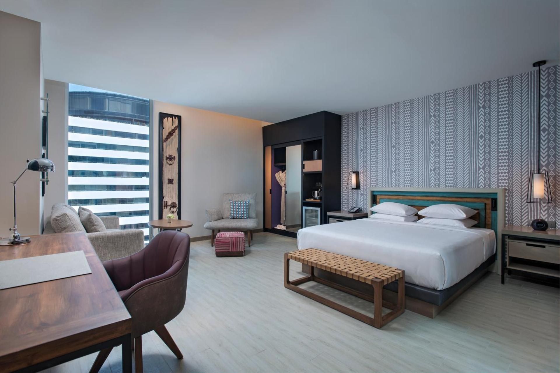 Deluxe Junior Suite King