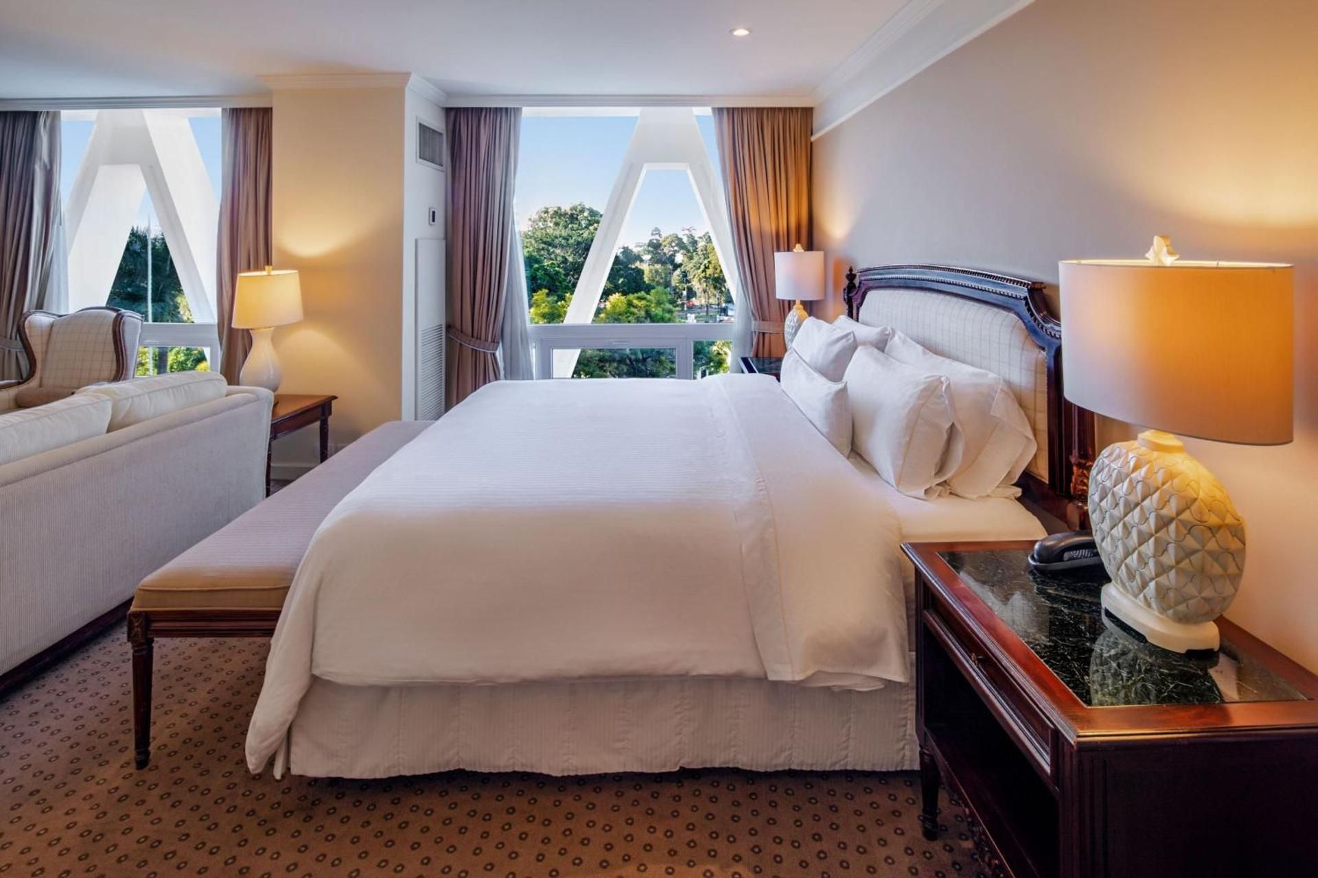 Deluxe, 1 Bedroom Junior Suite, 1 King, City view, Whirlpool