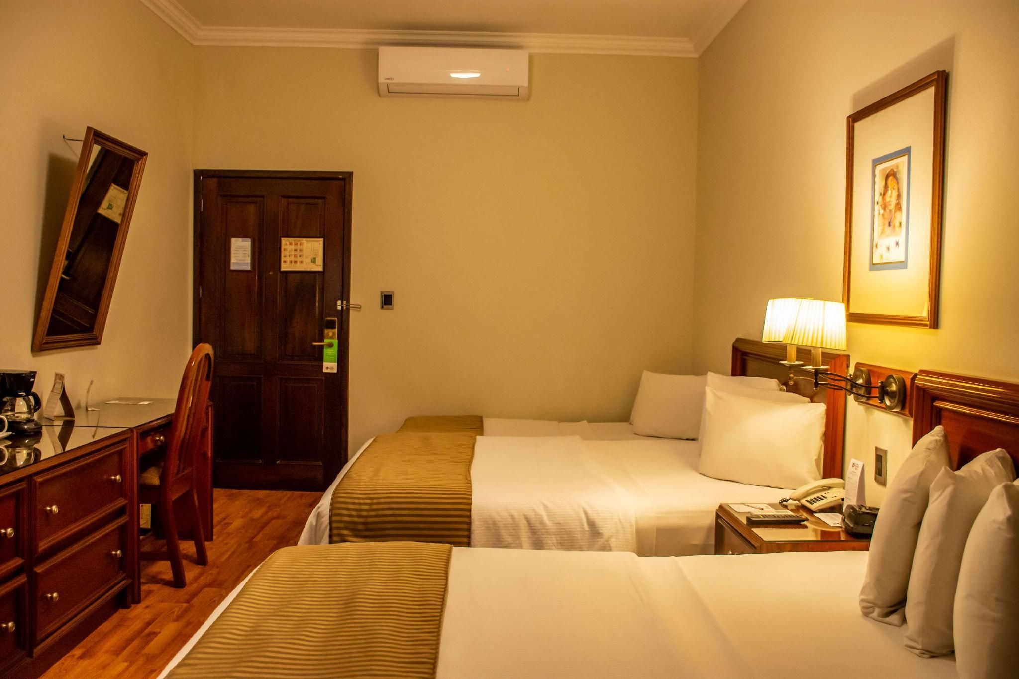 2 Double 1 Single Bed, Smoking Room