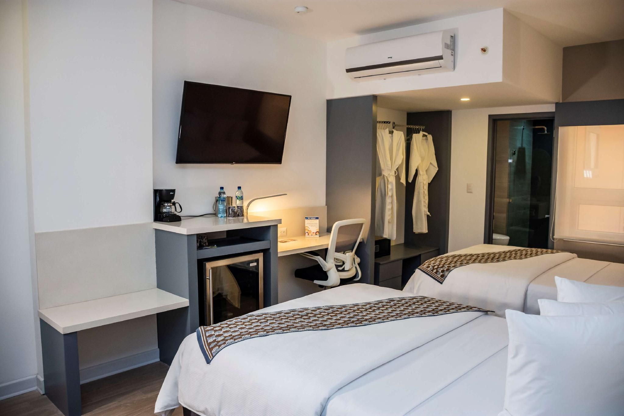 2 Double Beds, NonSmoking, Superior Room