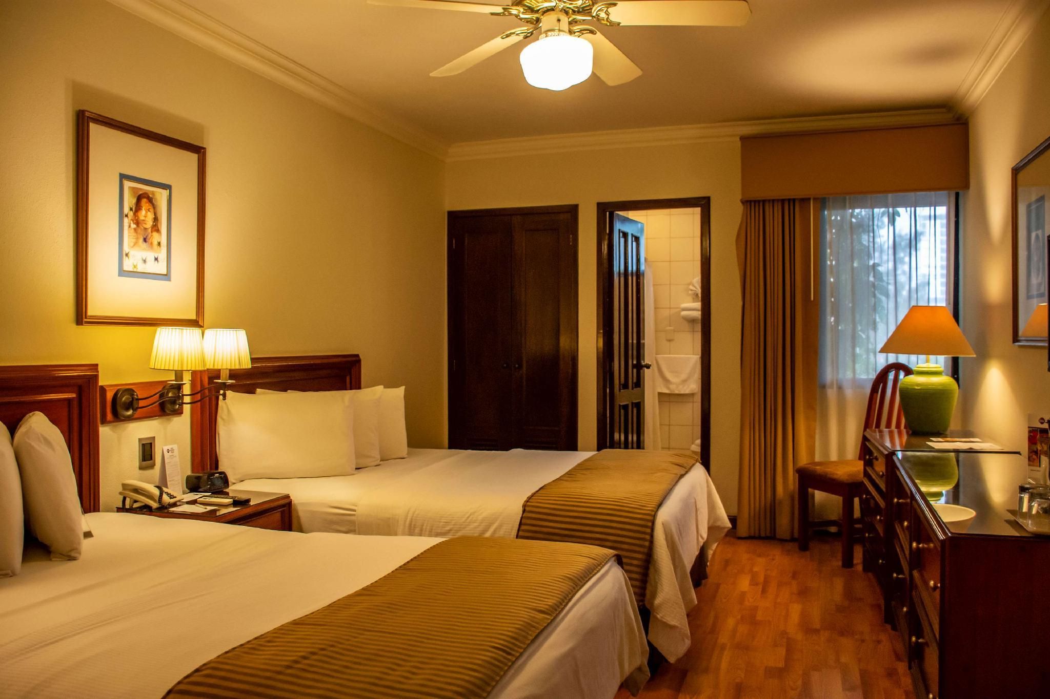 2 Double Beds, Smoking Room