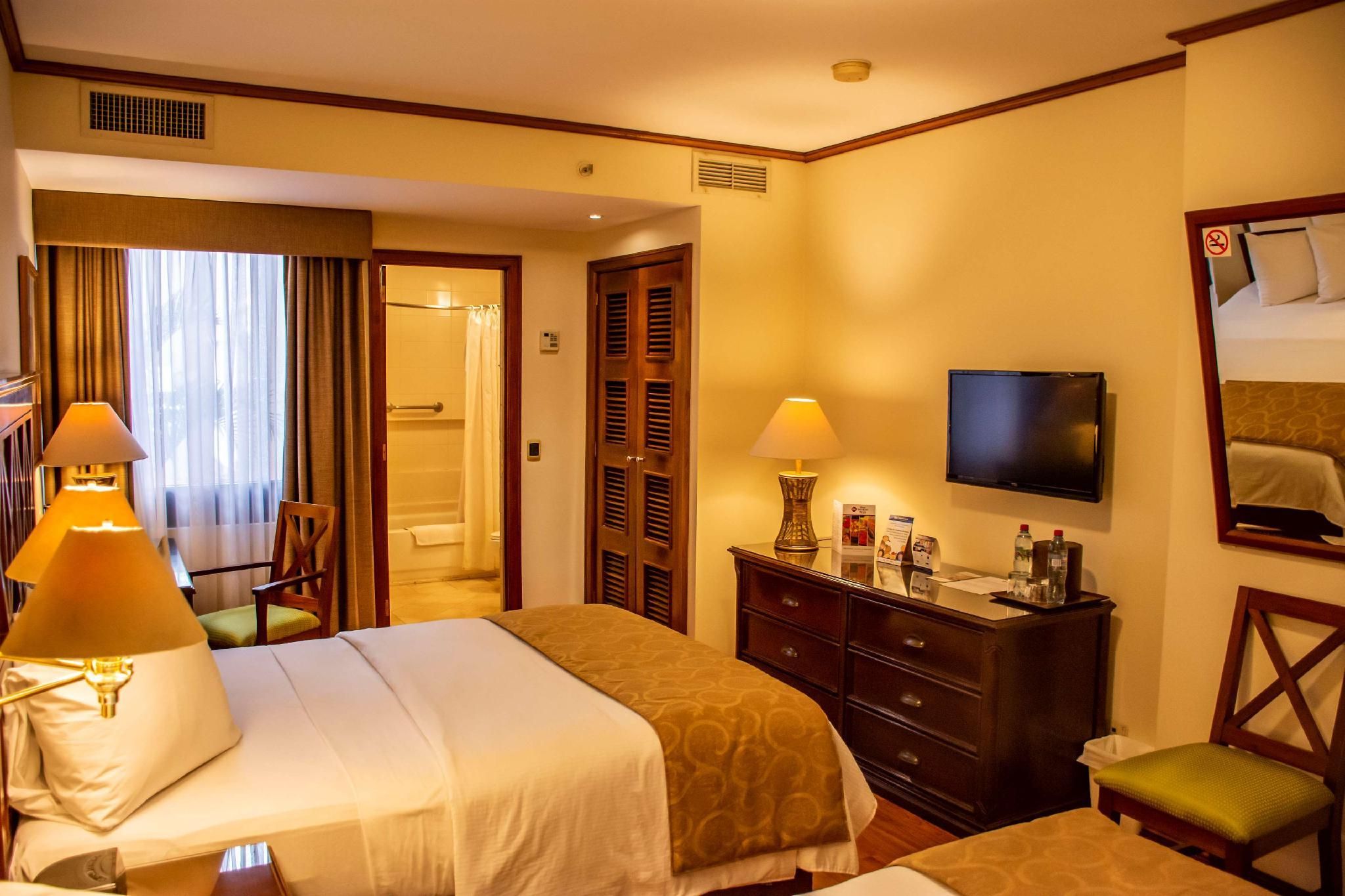 2 Double Beds, Smoking Room