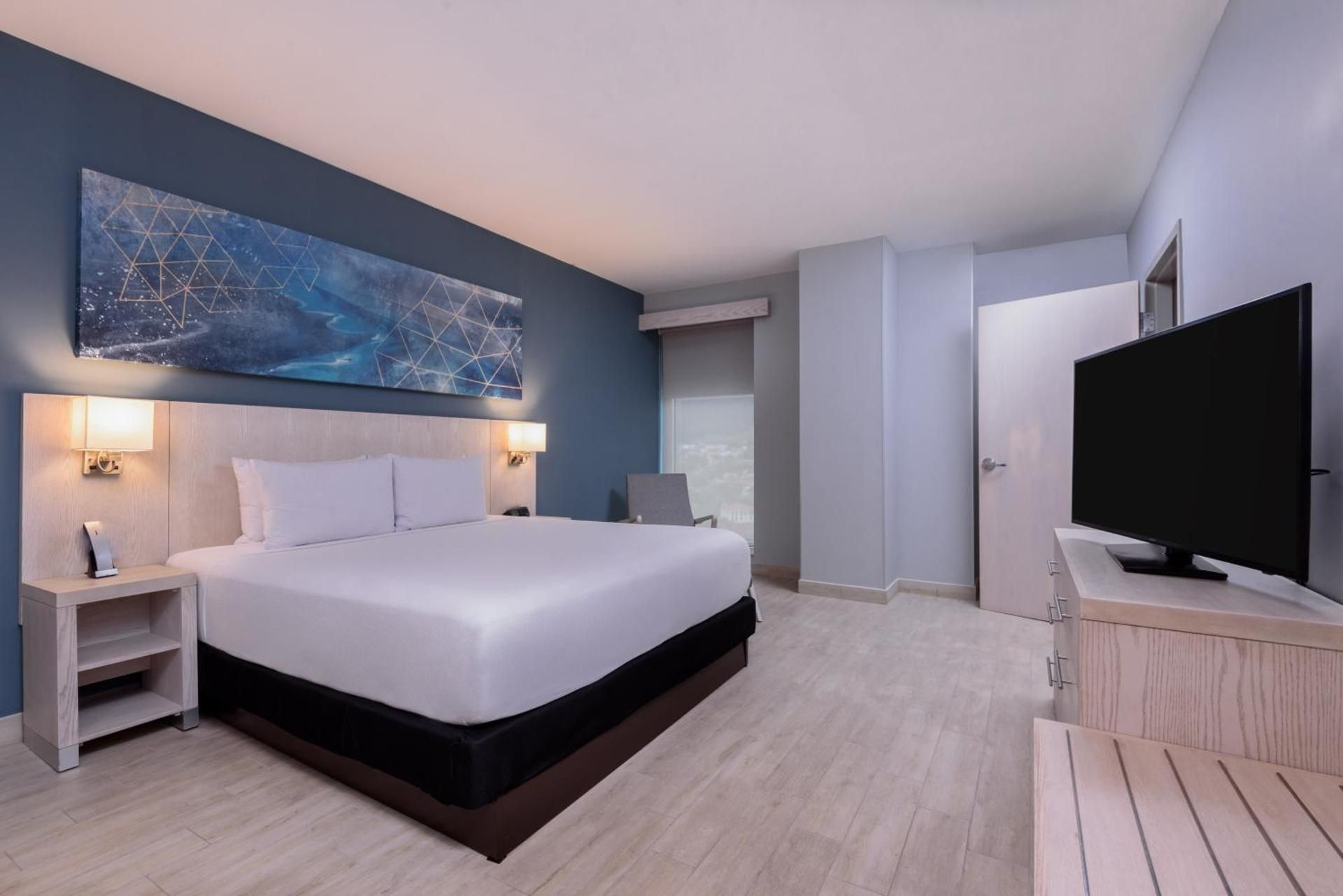 Hyatt Place San Pedro Sula One King Bed (plus Sofa Bed) 2