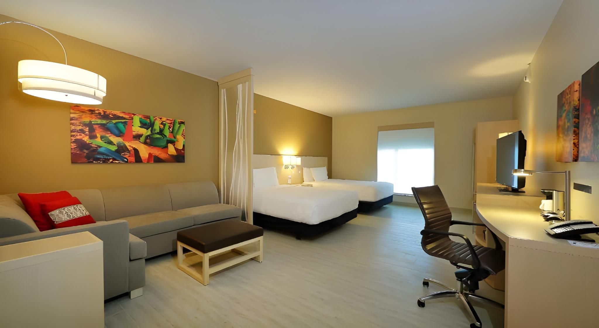 1 King Bed High Floor No Sofabed