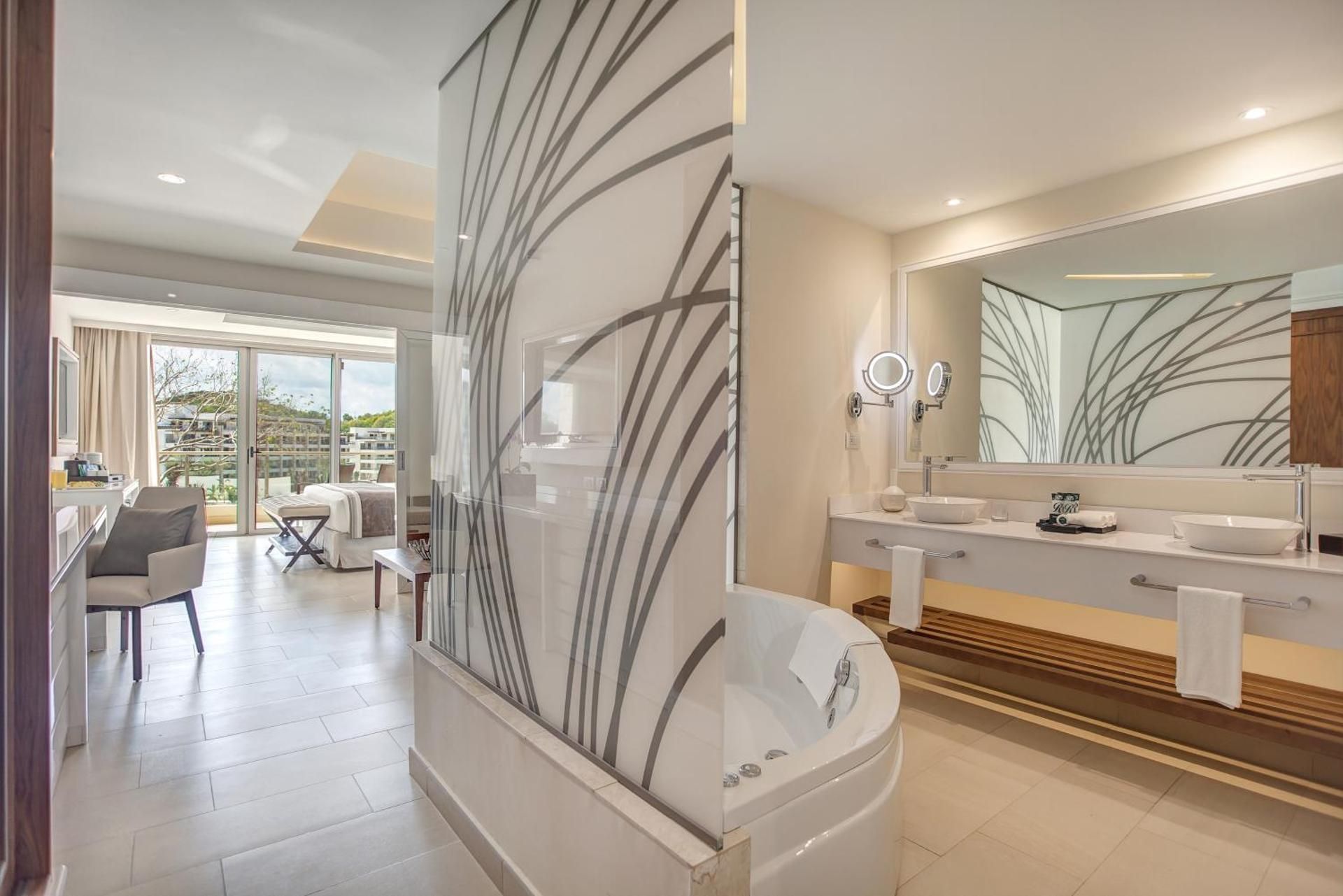 Luxury Family Suite Ocean View