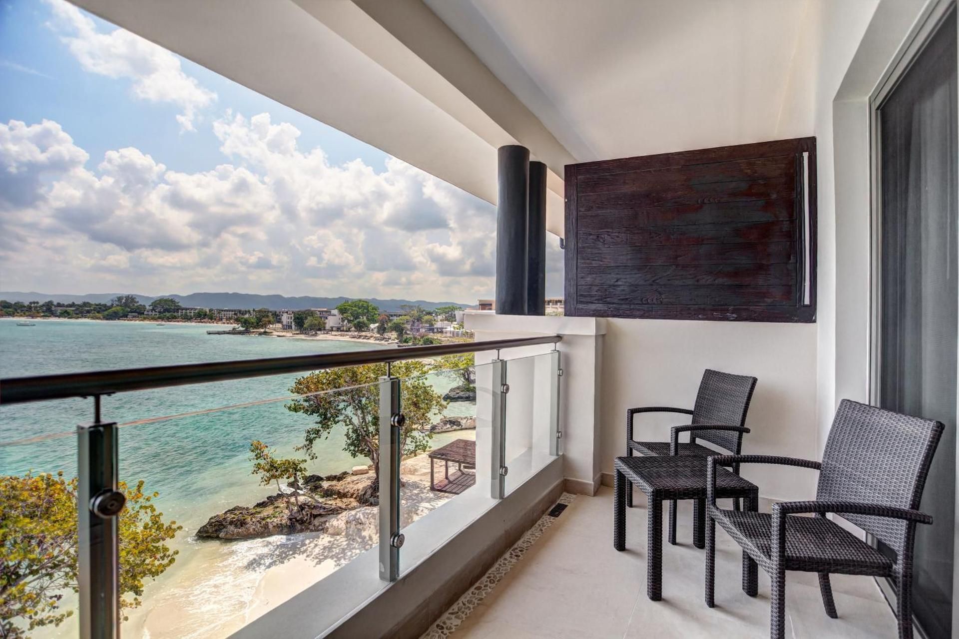 Luxury Junior Suite Ocean View Diamond Club