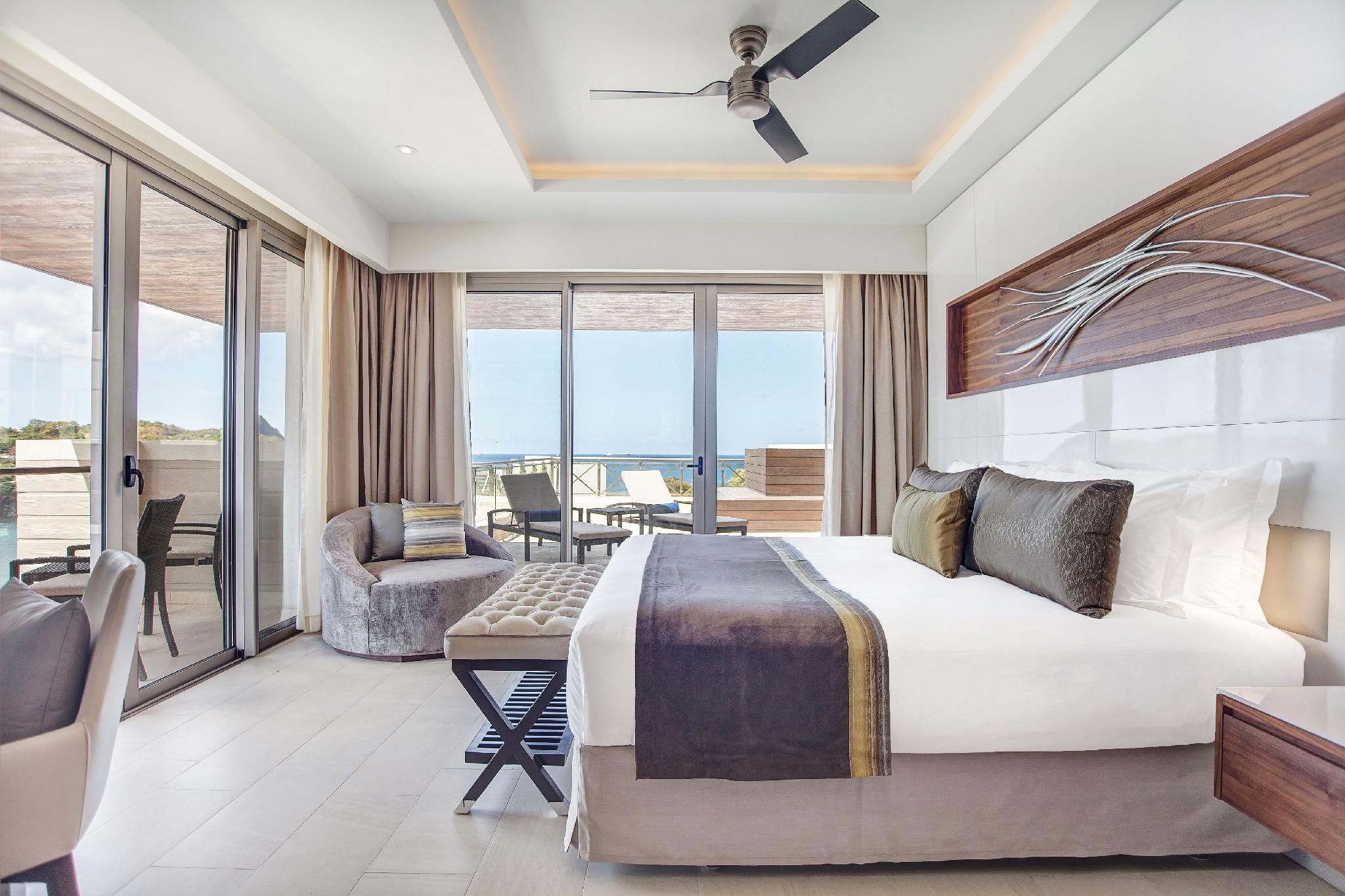 Luxury Penthouse One bedroom suite Ocean view terrace jacuzi Diamond Club