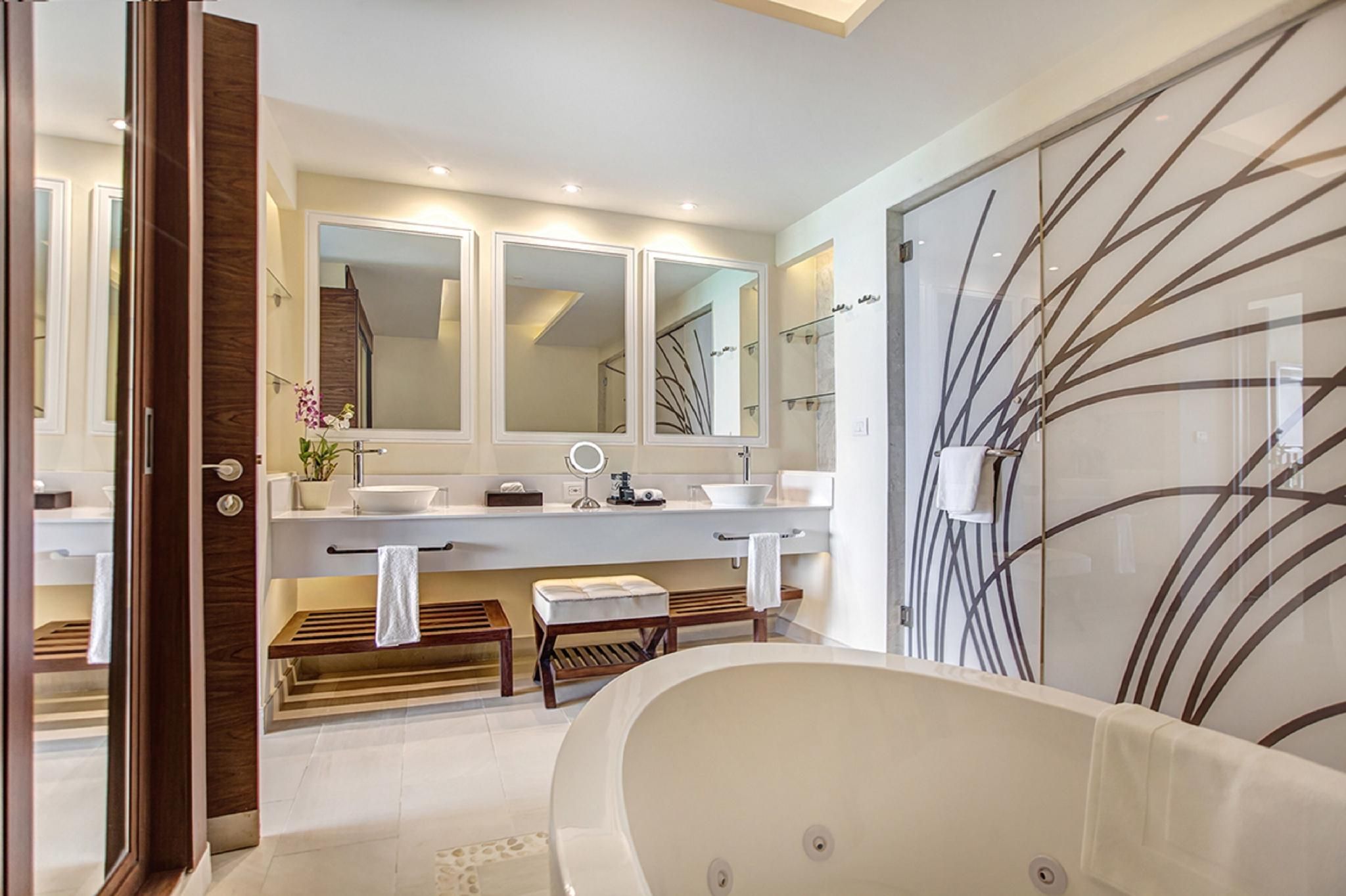 Luxury Chairman Two Bedroom Suite Ocean Front Diamond Club