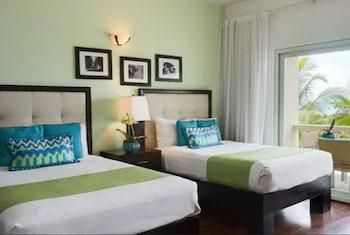 Deluxe Ocean Front - Double (Non-Smoking)