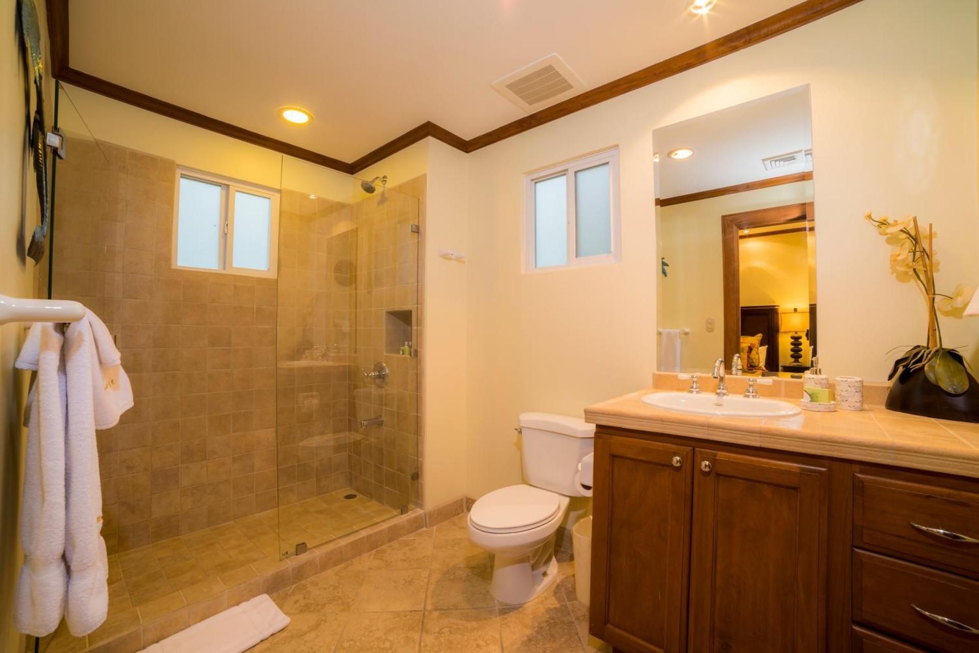 Luxury Three-Bedroom Apartment