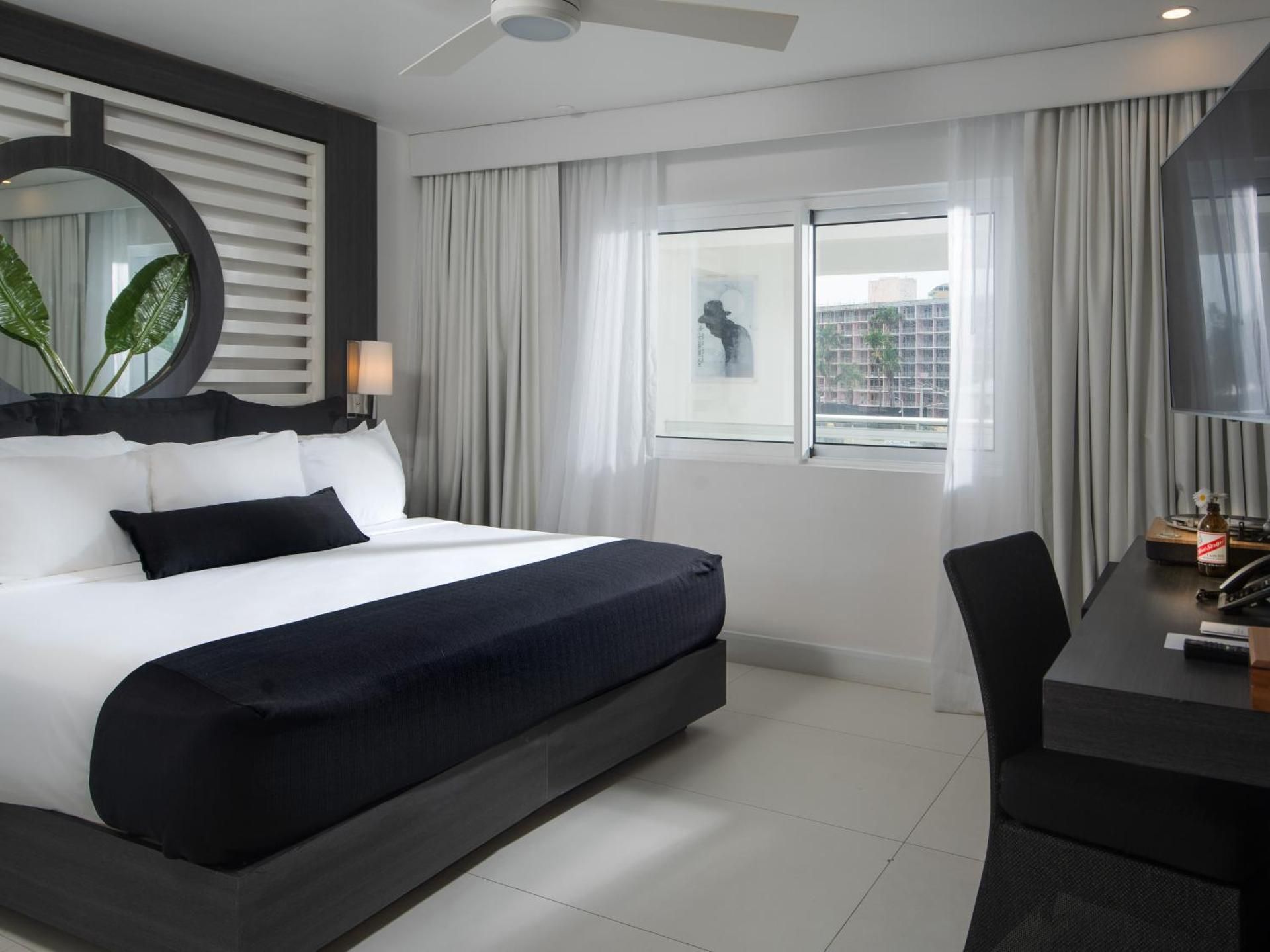 01 Mini King Room (Non Ocean View)