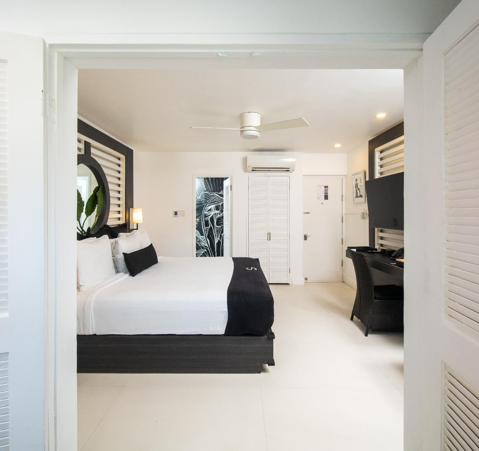 02 Mini King Suite (Non Ocean View)