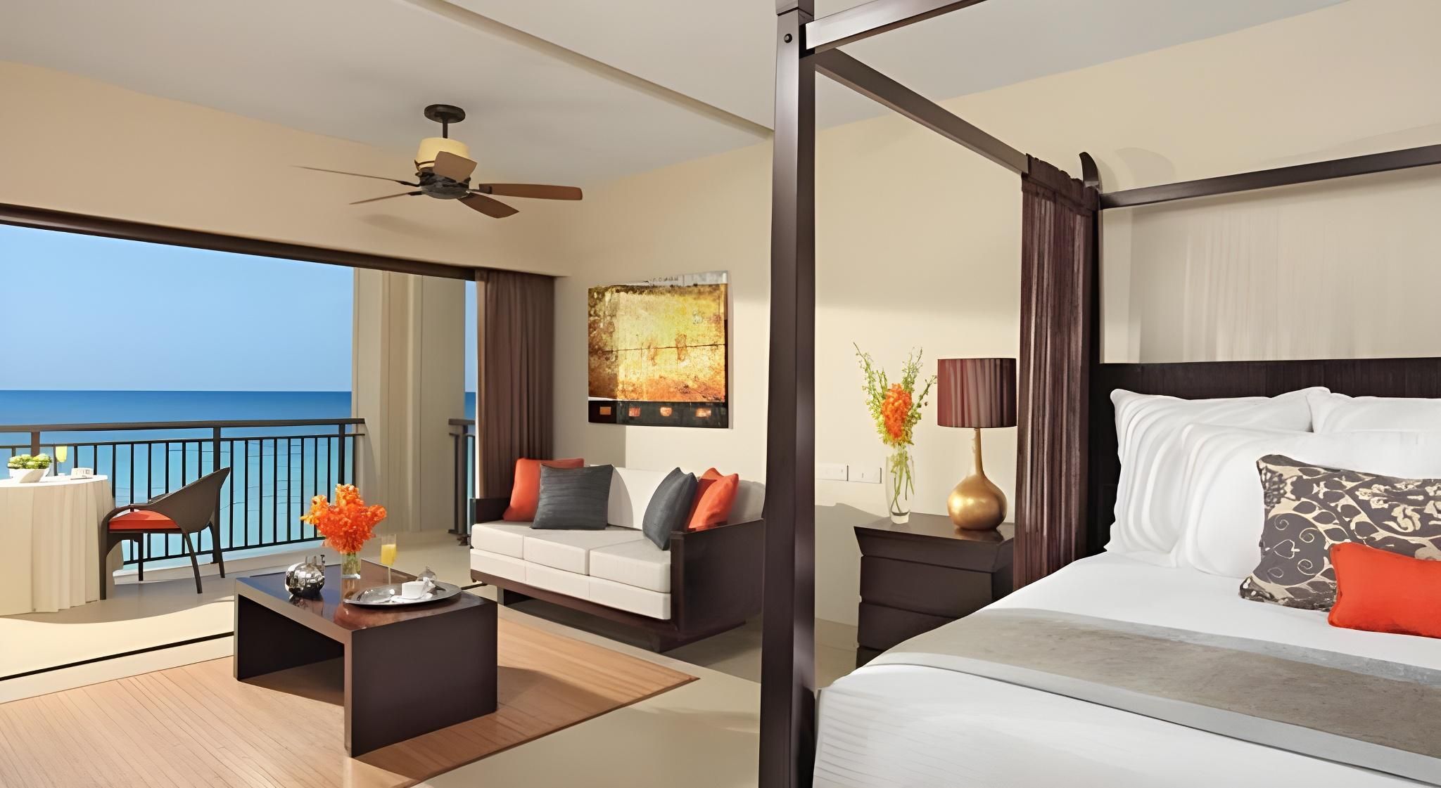 Junior Suite Ocean Front King