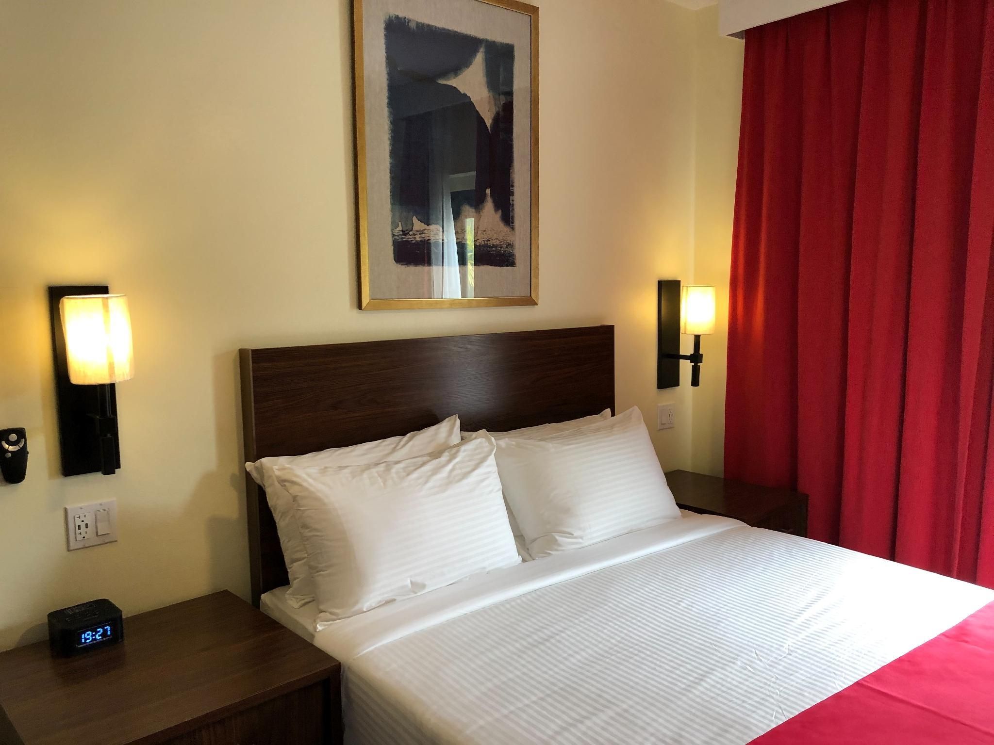 The Lodgings SureStay Collection by Best Western 1 Queen Bed, Nonsmoking, Walk-in Shower