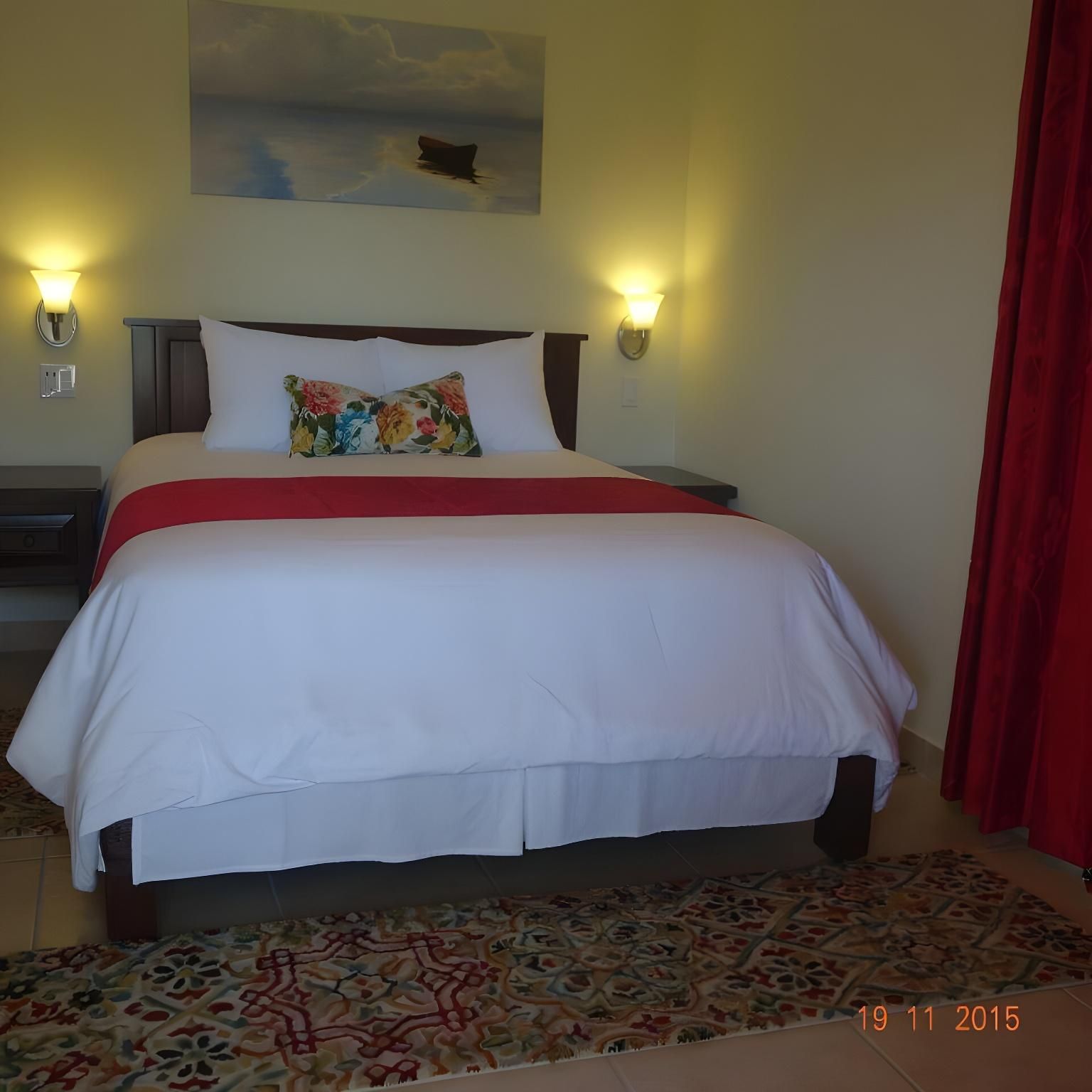 1 Queen Bed, Nonsmoking, Sofabed, Exterior Corridor, Walk-in Shower
