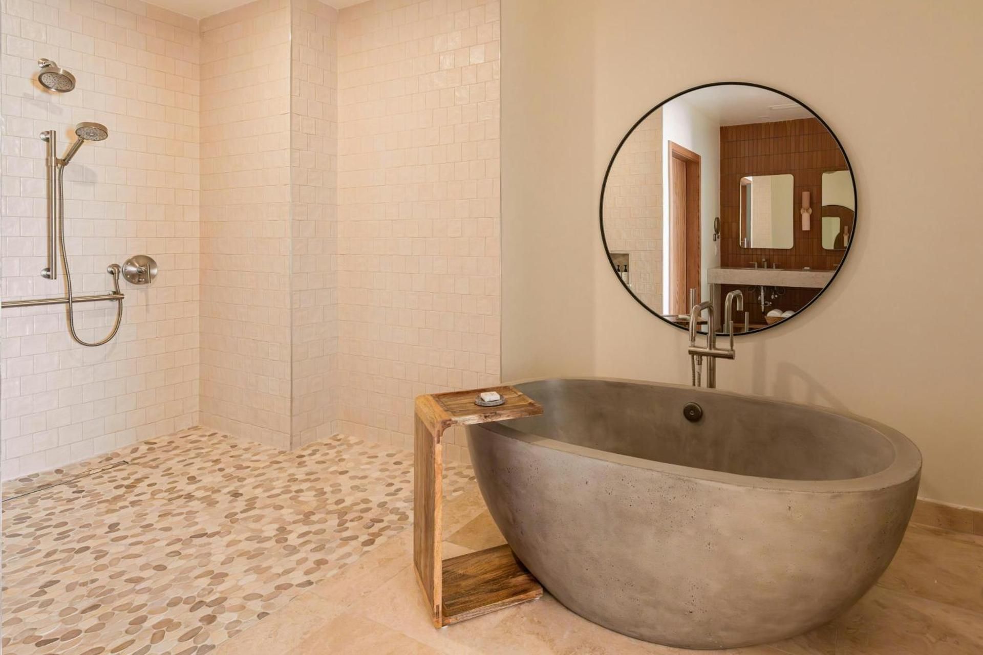 Premier's Penthouse Suite with Oceanfront