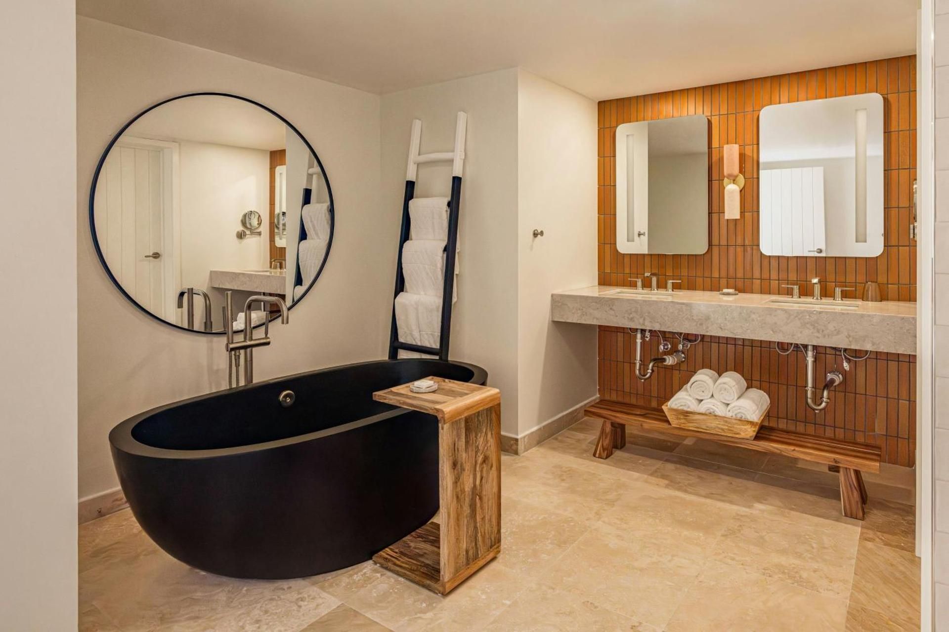 One-Bedroom King Suite with Sofa Bed and Oceanfront