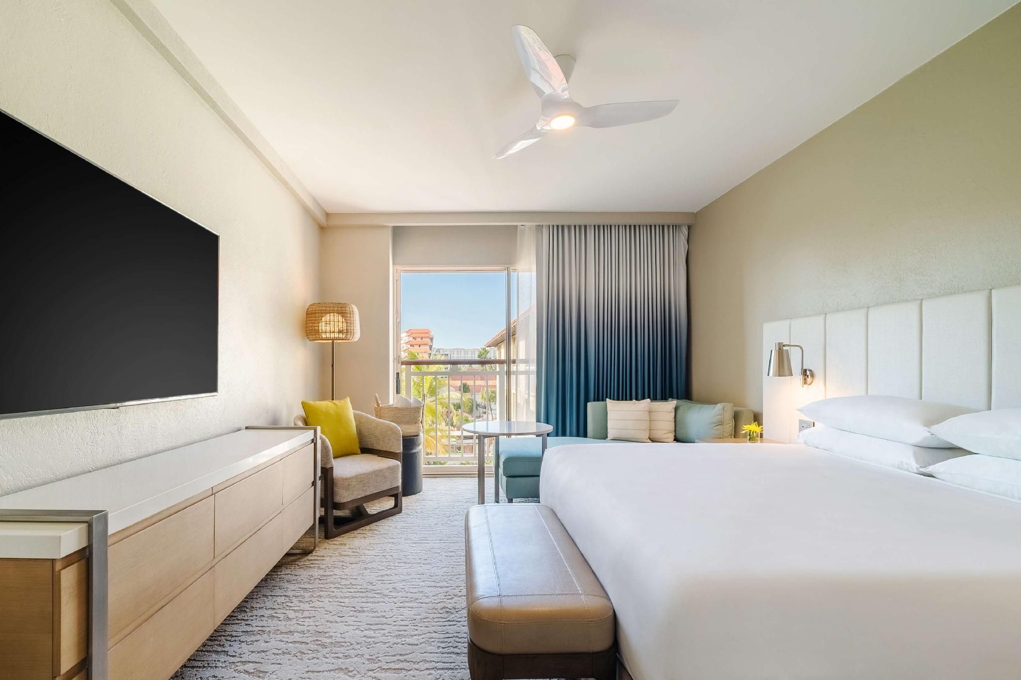 1 King Bed With Garden View
