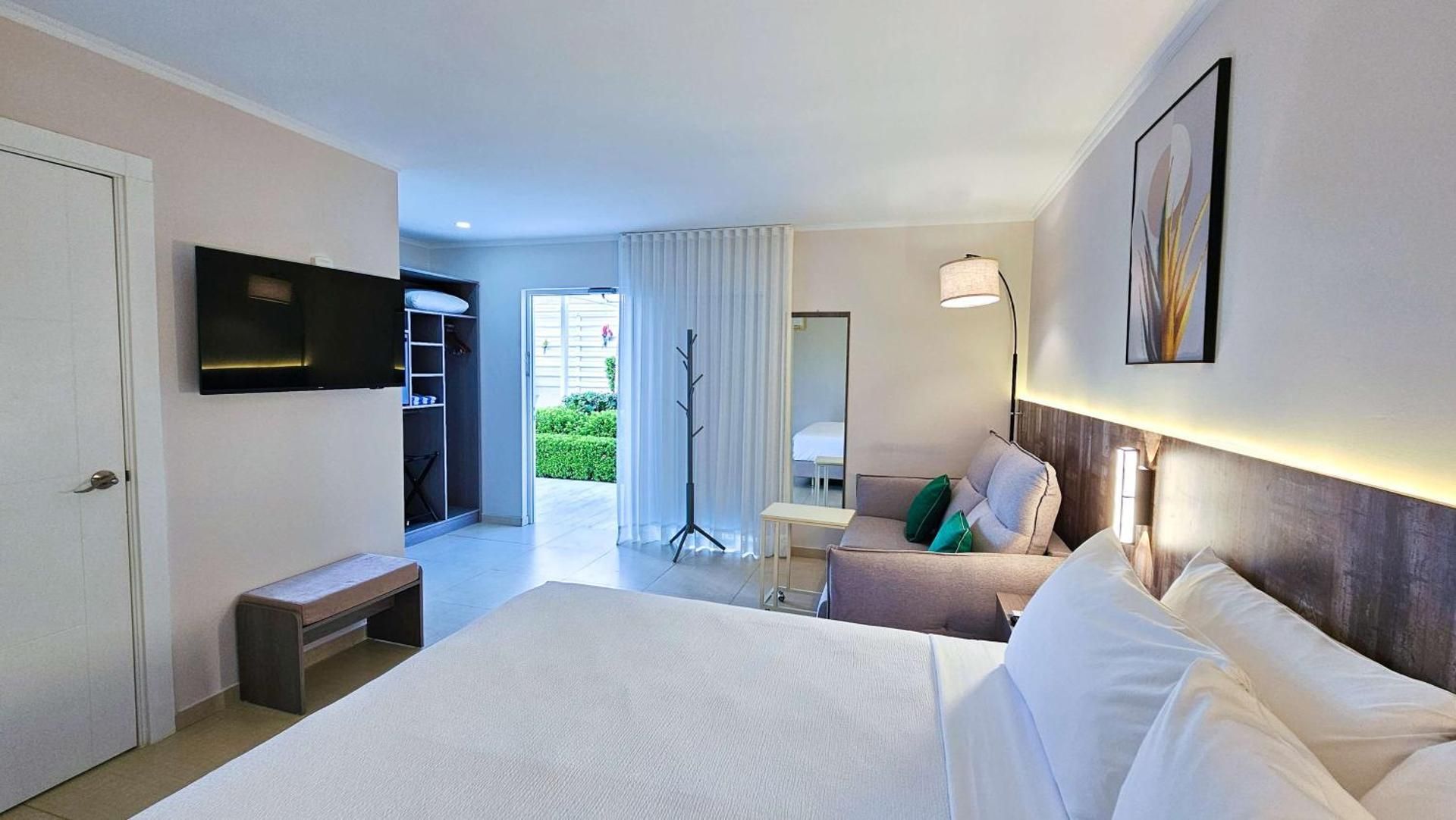 Deluxe Caban King Room with Sofa Bed