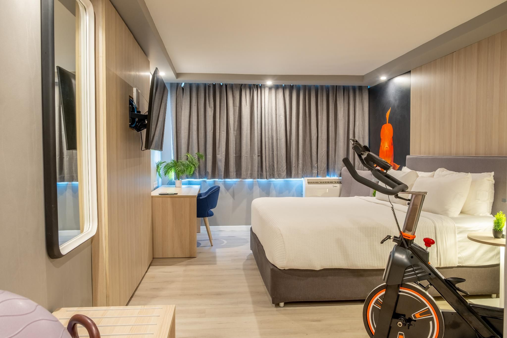 TRYP by Wyndham Aruba 1 King Bed, Fitness Room 2