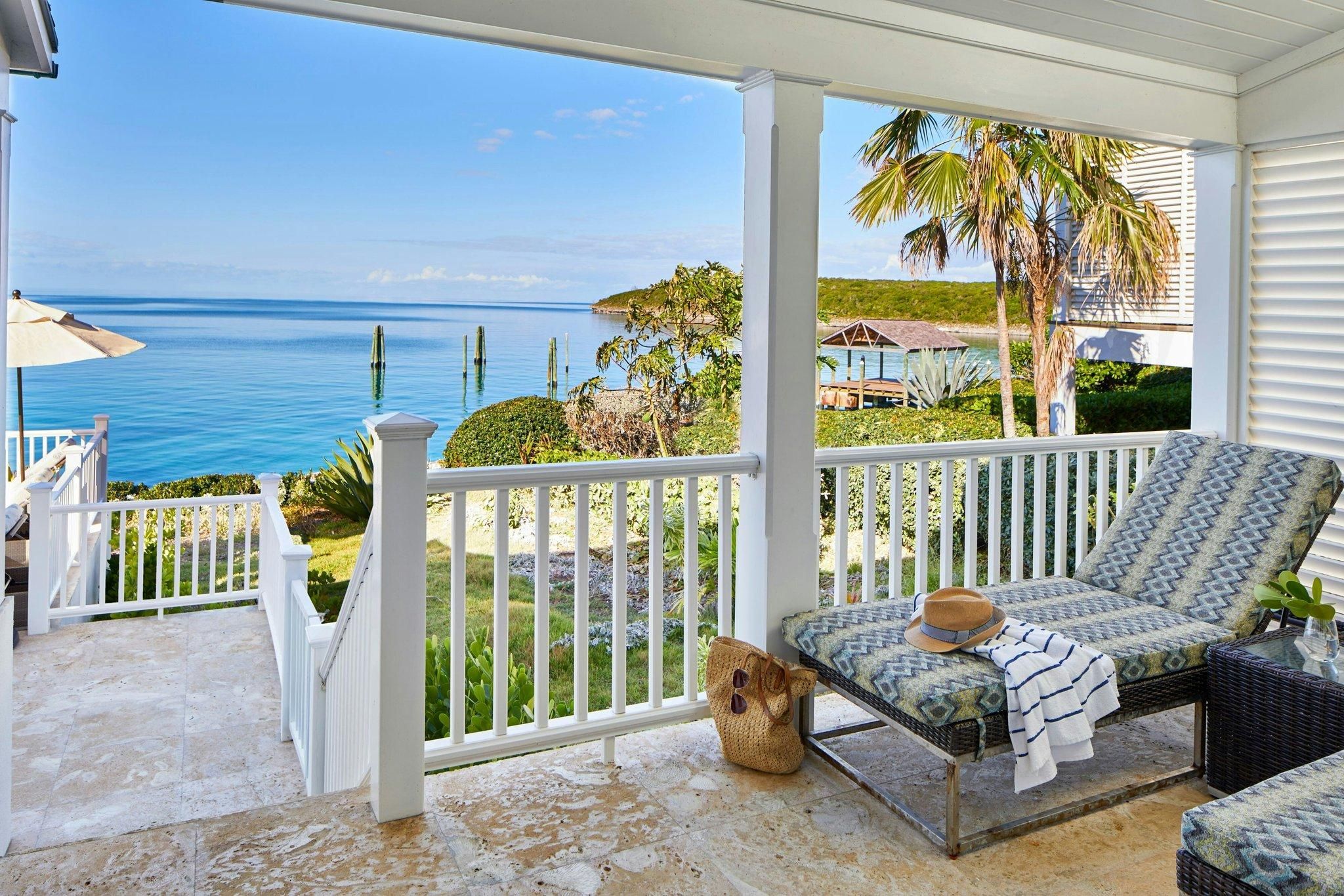 Guest Room, 1 King, Sofa Bed, Oceanfront, Royal Isd. House, Corner Room, Pool Access, Terrace