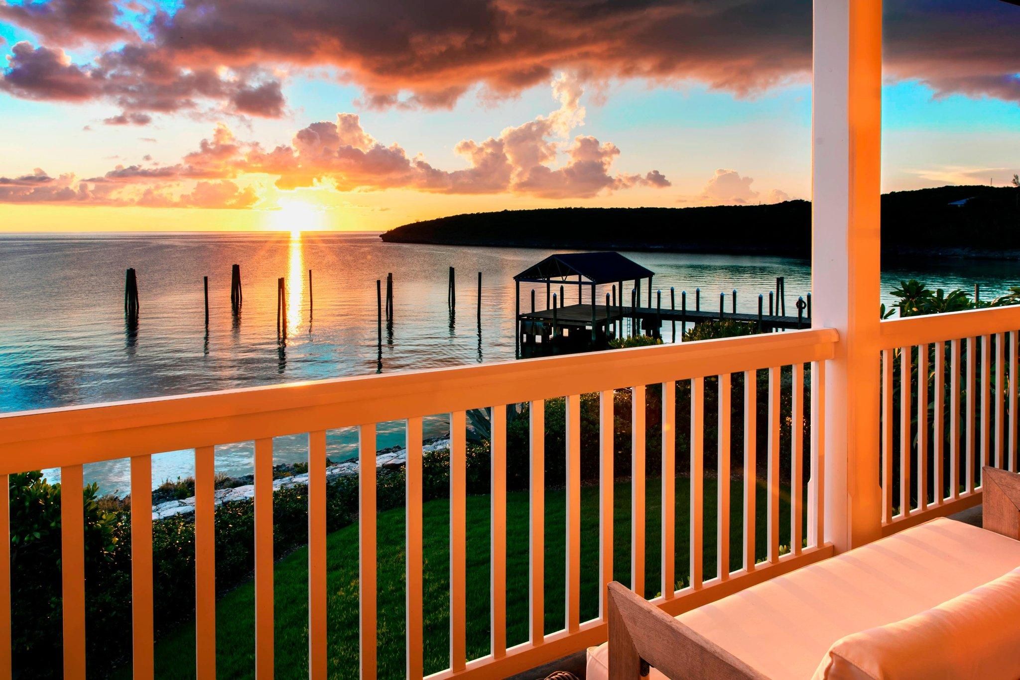 Residential, 1 Bedroom Villa, 1 King, Sofa bed, Oceanfront, Balcony