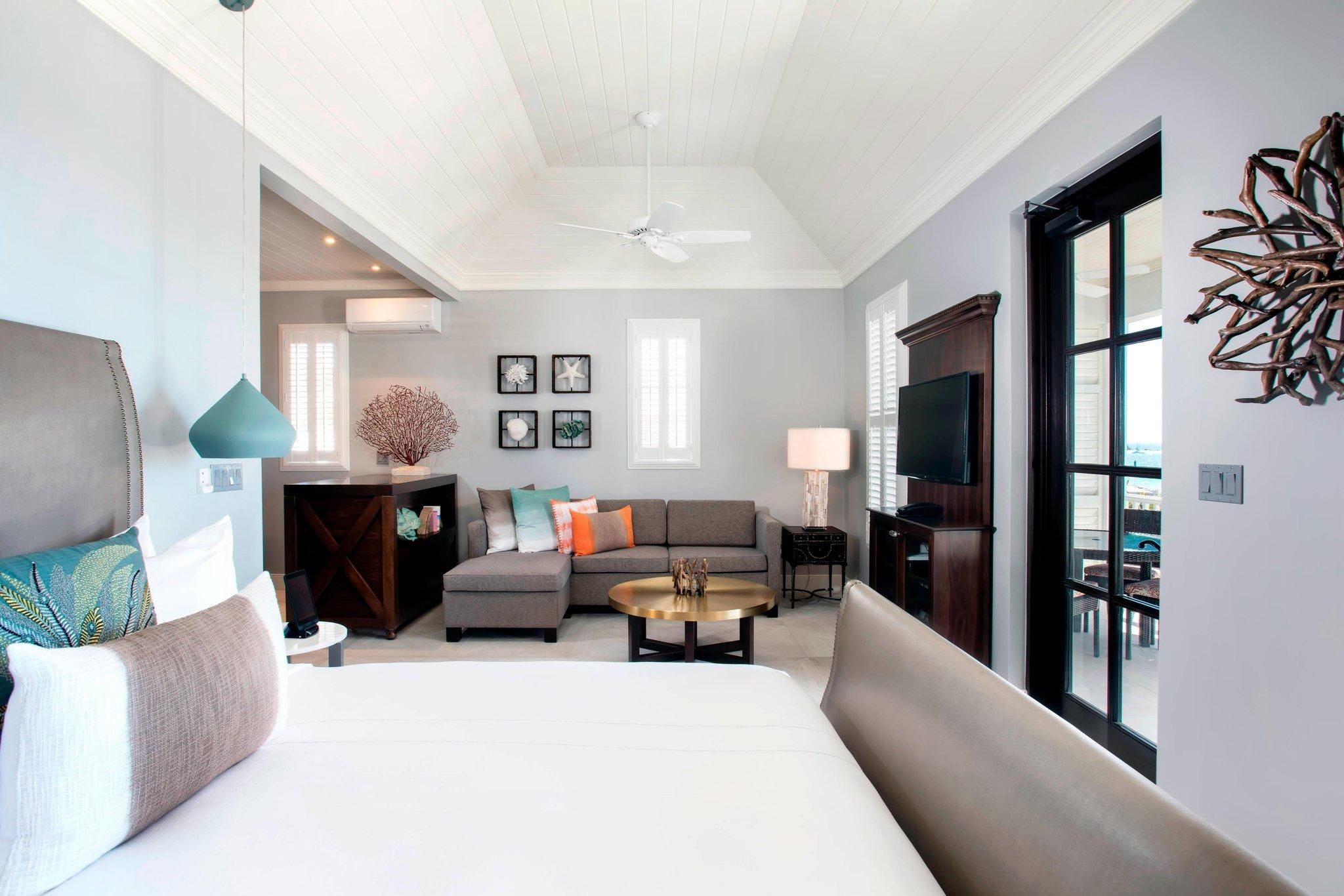 Guest Room, 1 King, Sofa Bed, Oceanfront, Royal Isd. House, Corner Room, Pool Access, Terrace