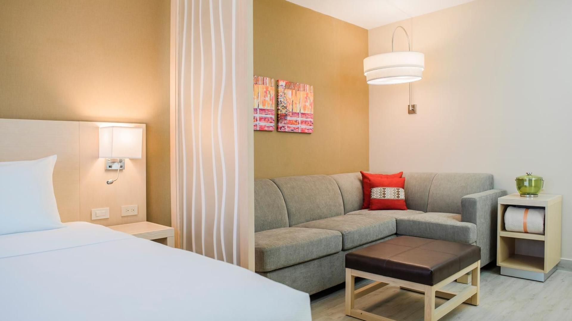 Hyatt Place King Managua Lake View (with Sofa Bed)
