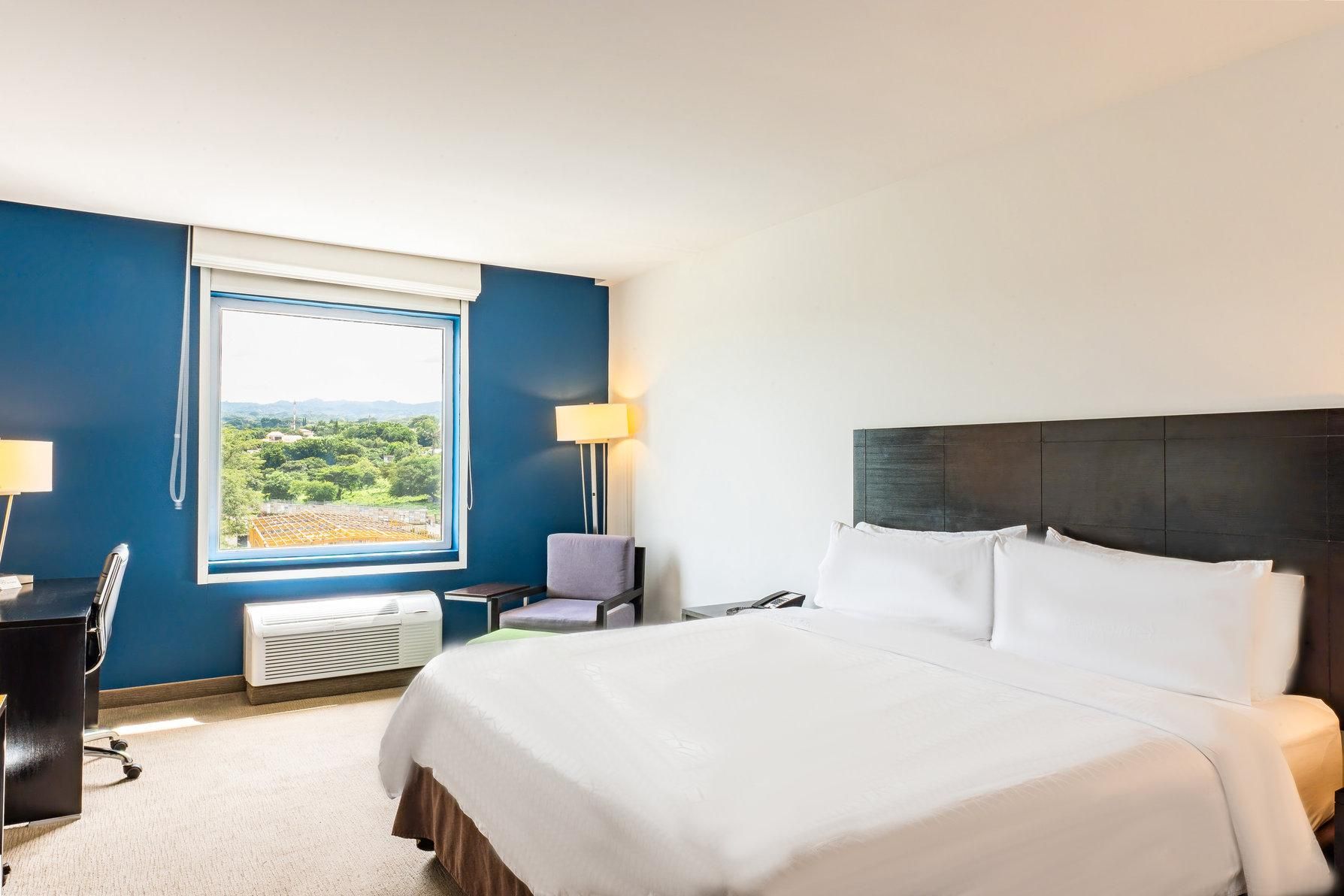 1 King Standard Top Floor