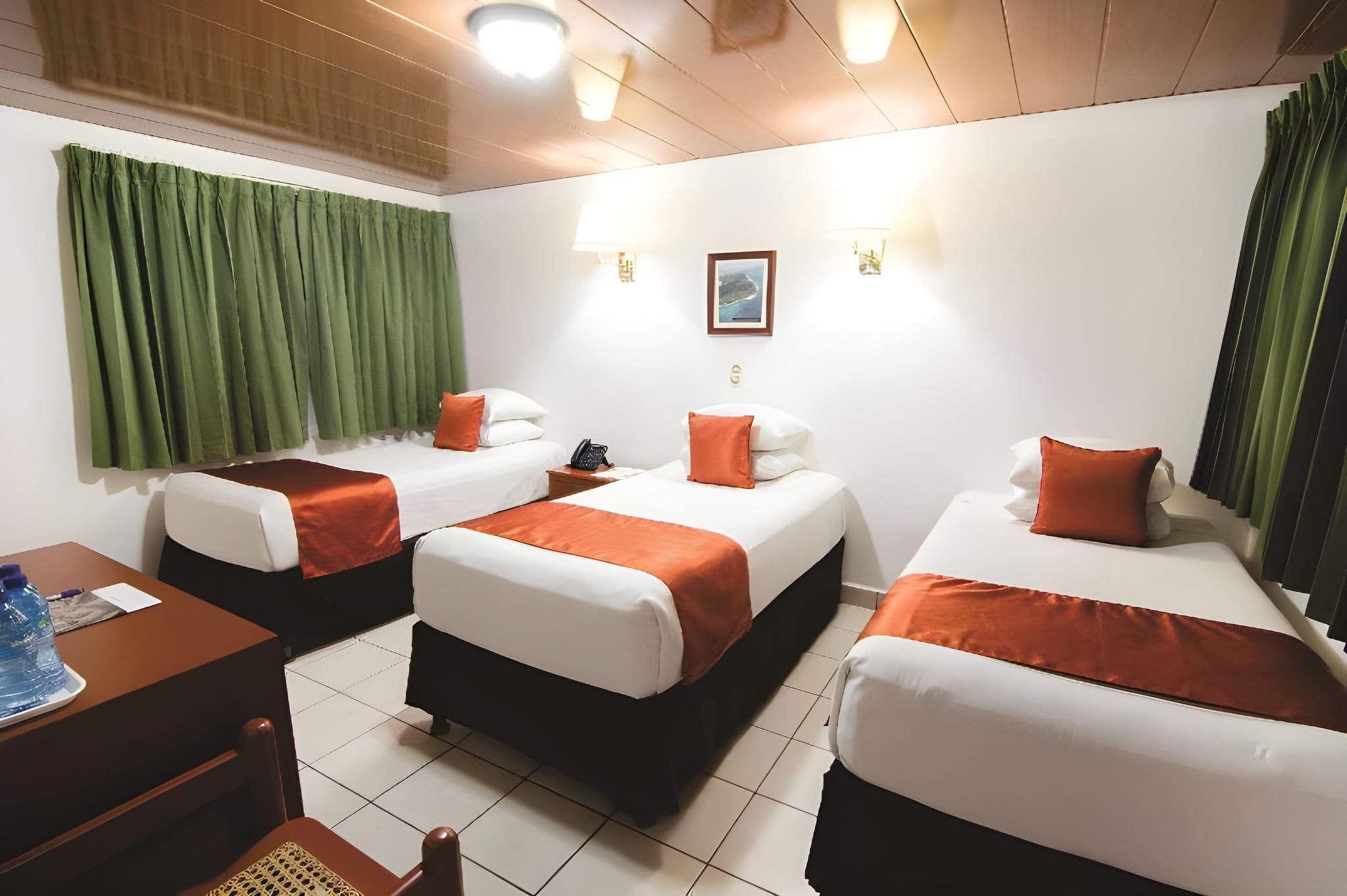 3 Single Beds, Nonsmoking
