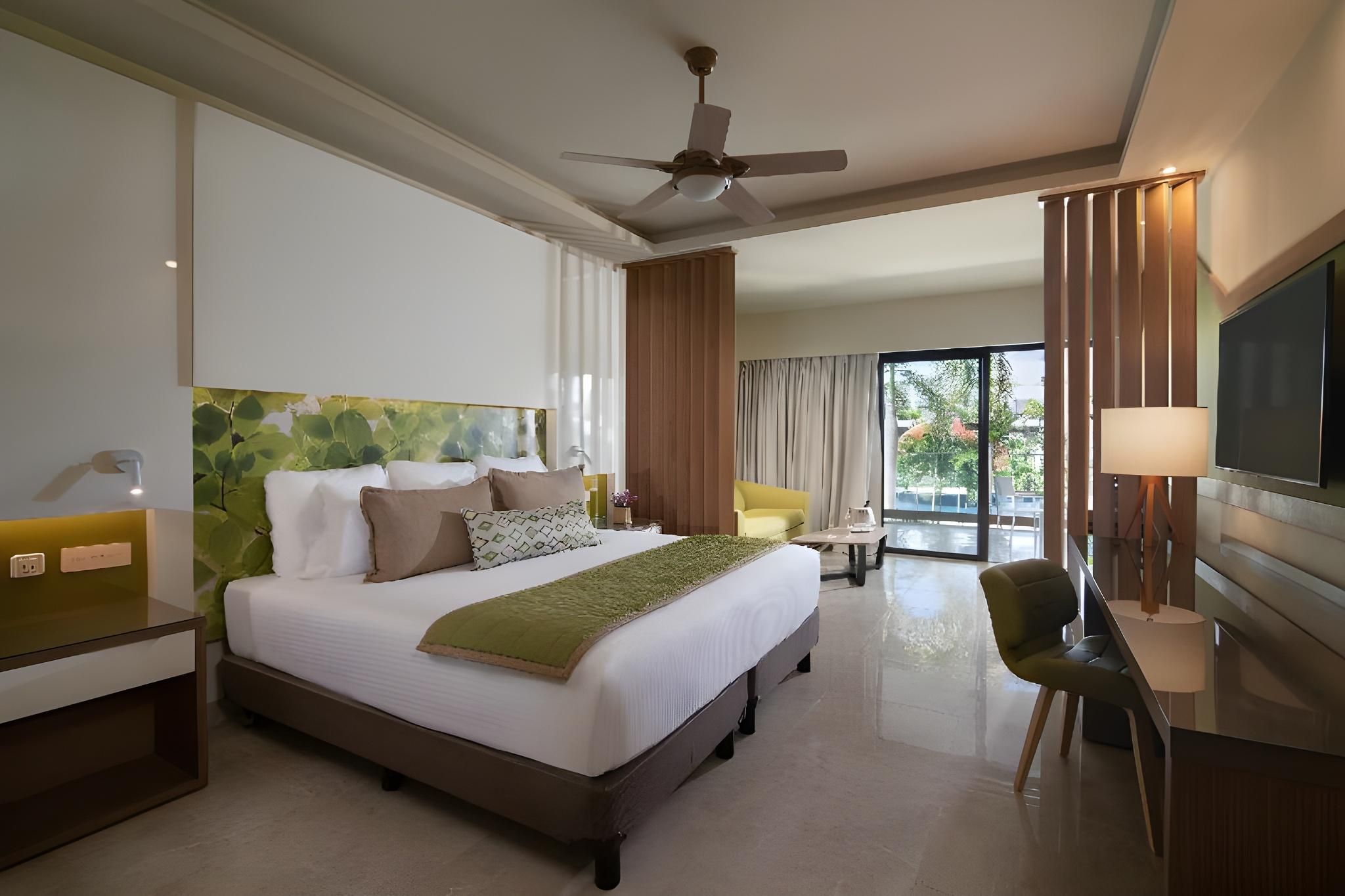 Premium Junior Suite Pool View Queen Beds