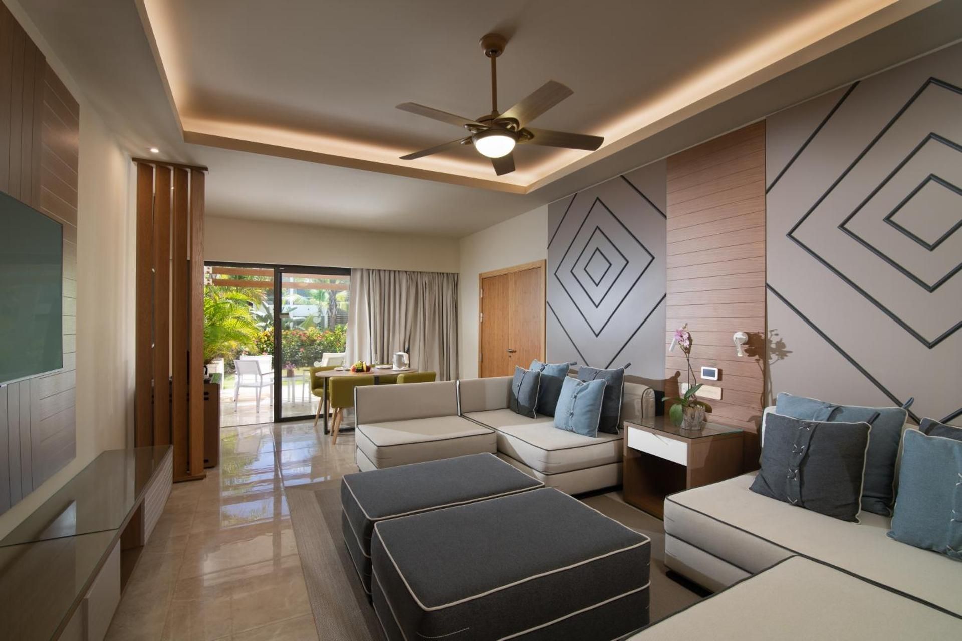 Preferred Club Junior Suite Swim Out Double