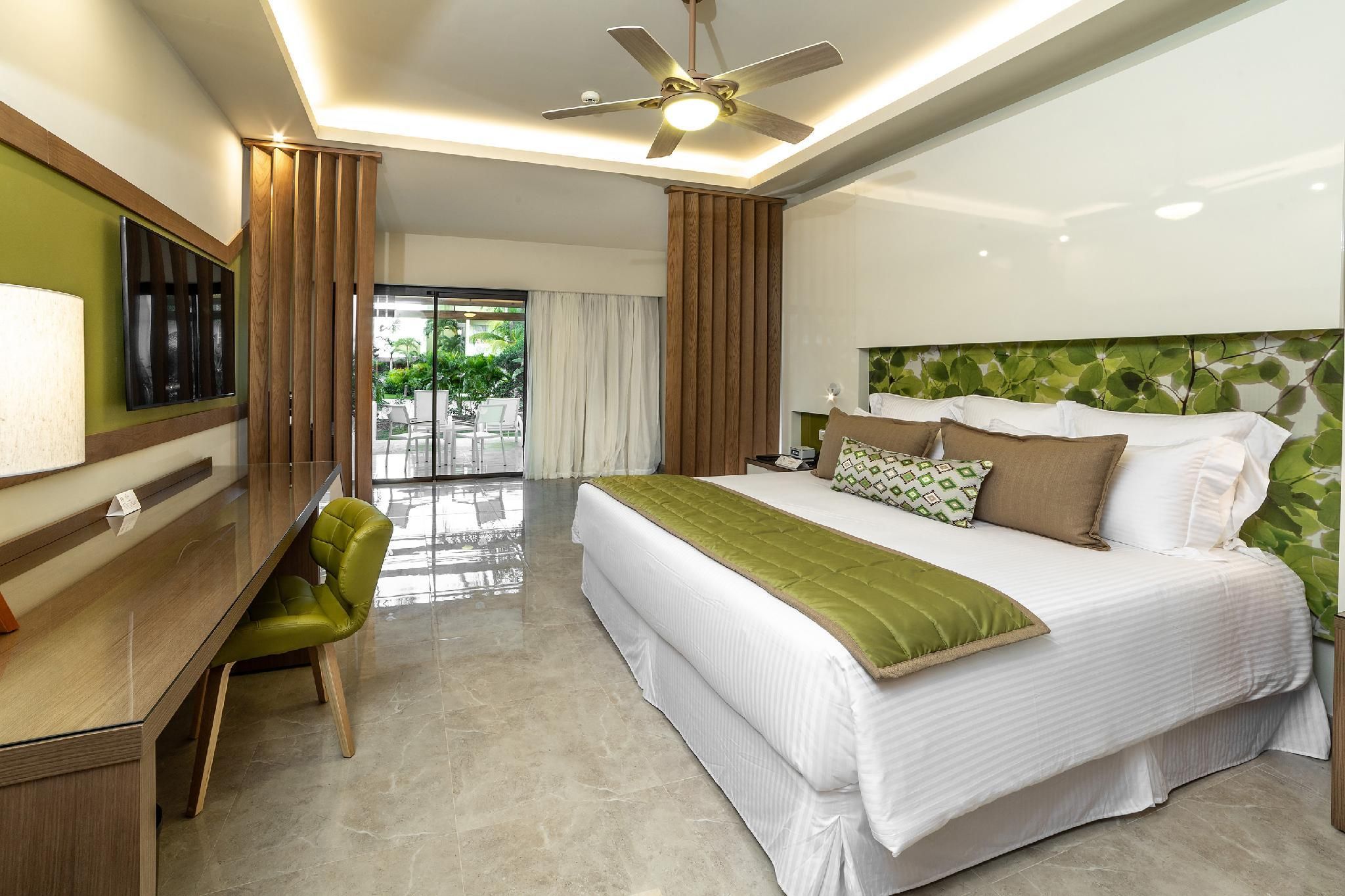 Premium Junior Suite Tropical View King