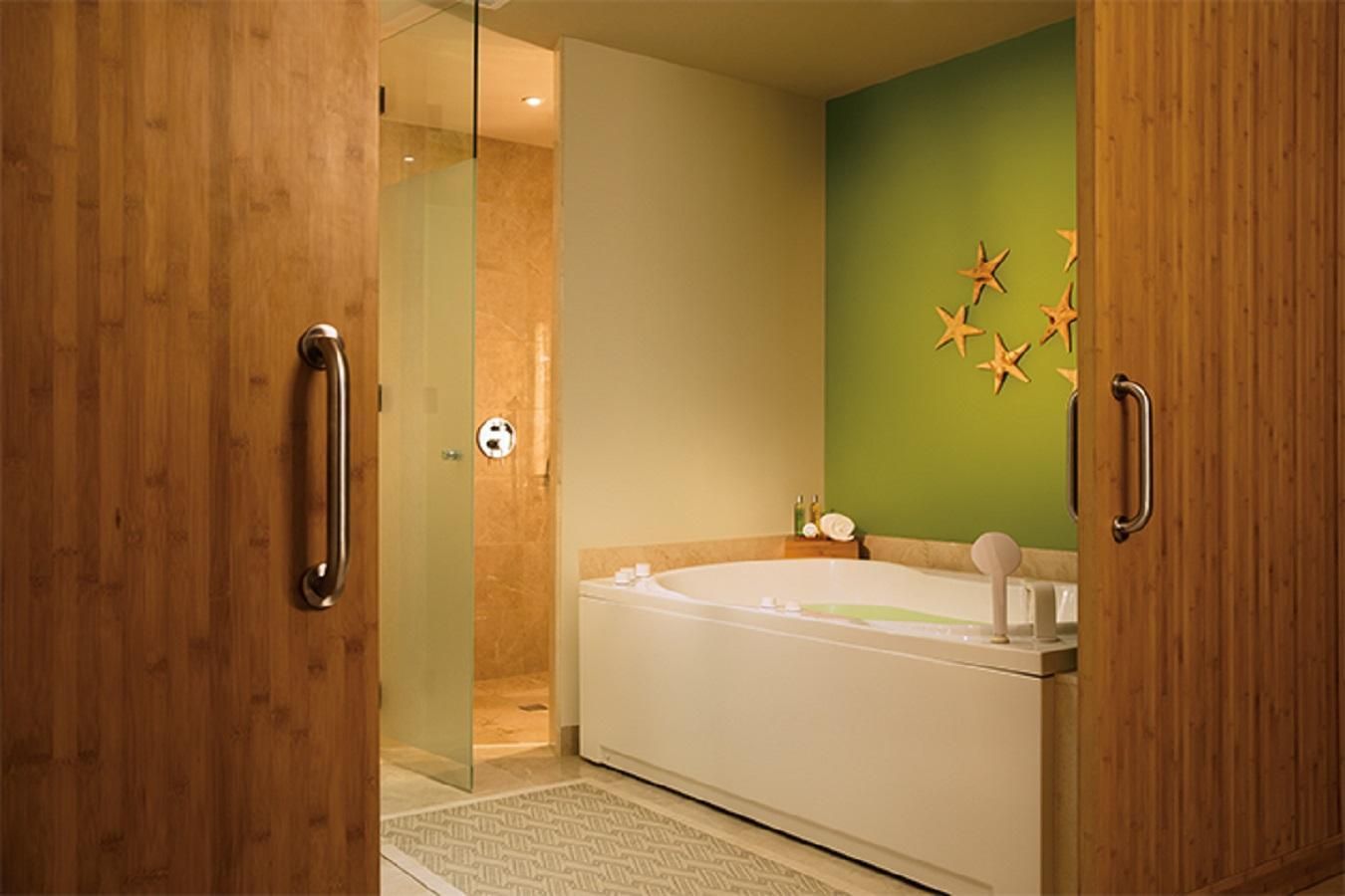 Preferred Club Master Suite Ocean Front 