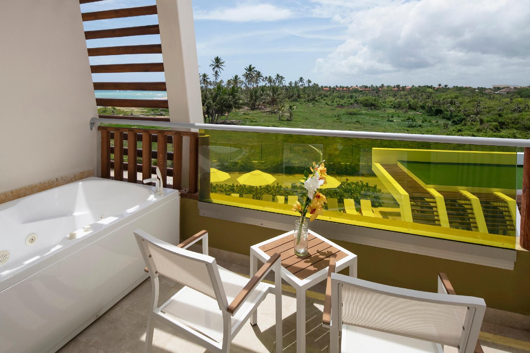 Junior Suite Garden View King
