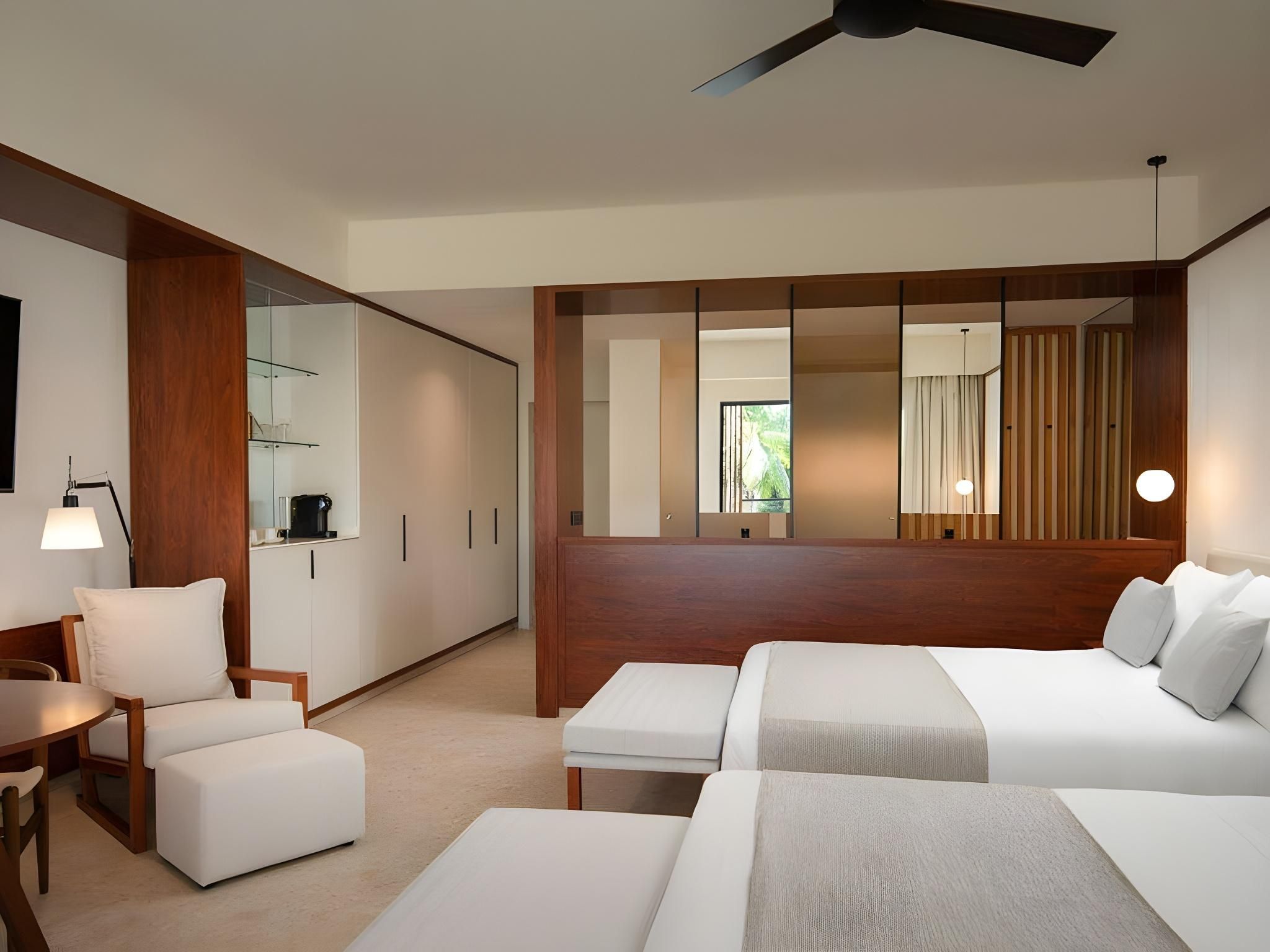 Premium Deluxe Pool View, 2 Double