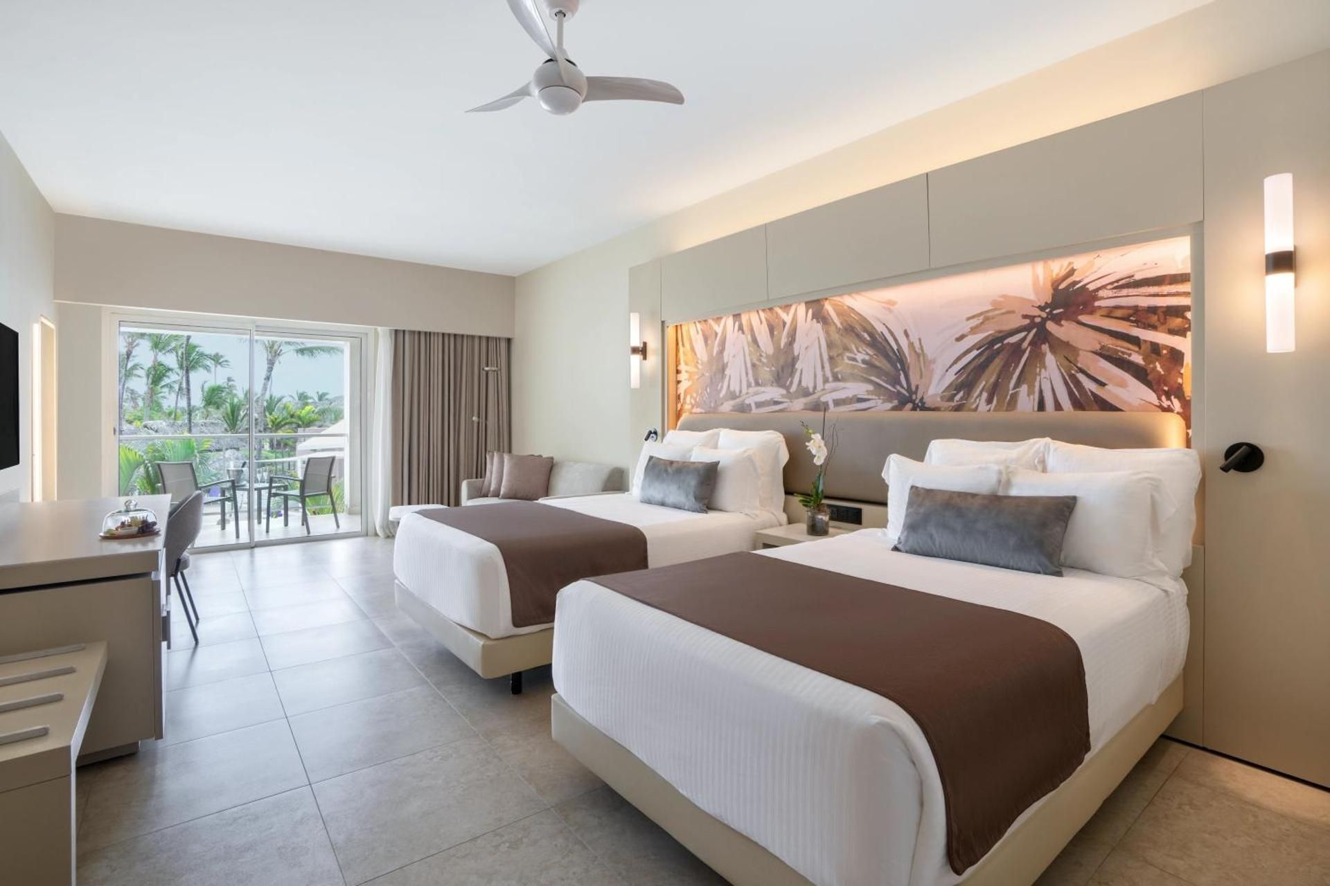 Allure Junior Suite with Pool View - Triple