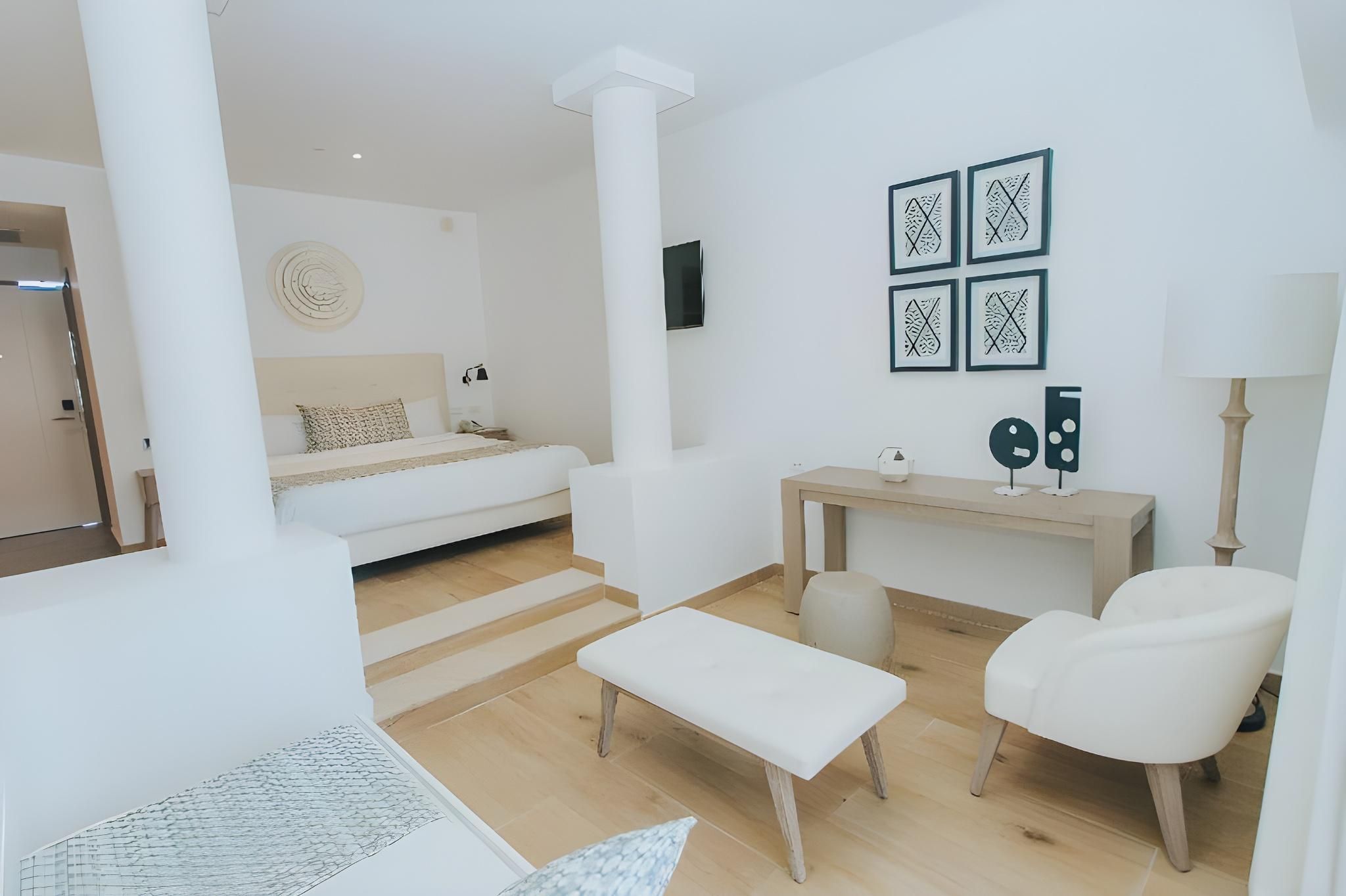 Family Club Jr Suite (2 adults + 3 children)