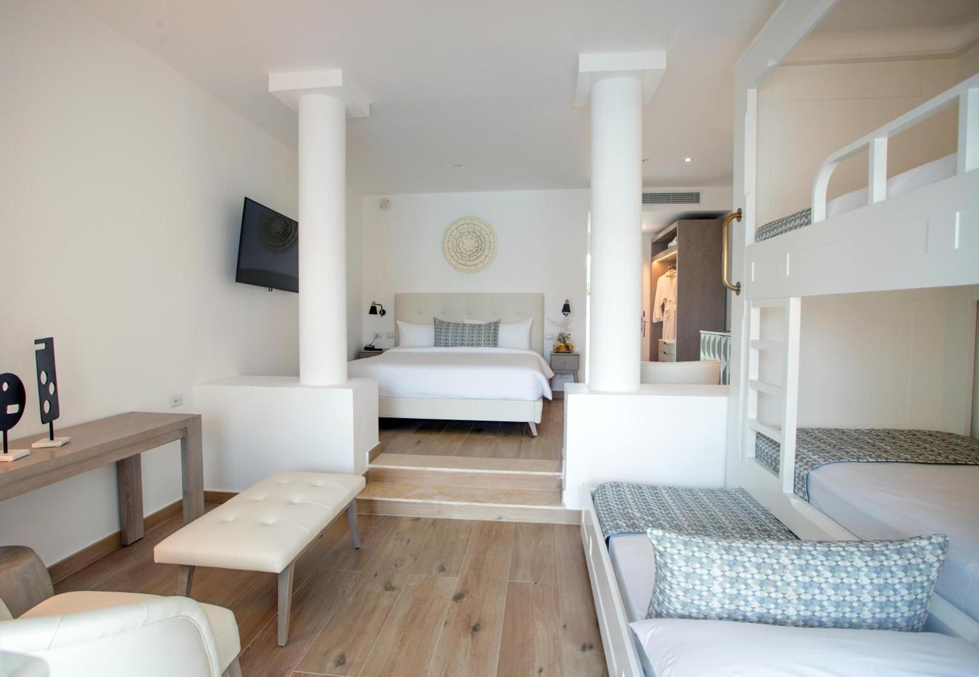 Deluxe Family Suite