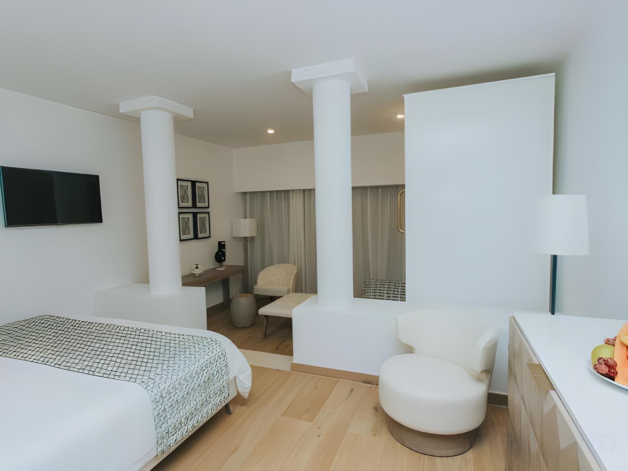 Family Club Jr Suite (3 adults + 2 children)